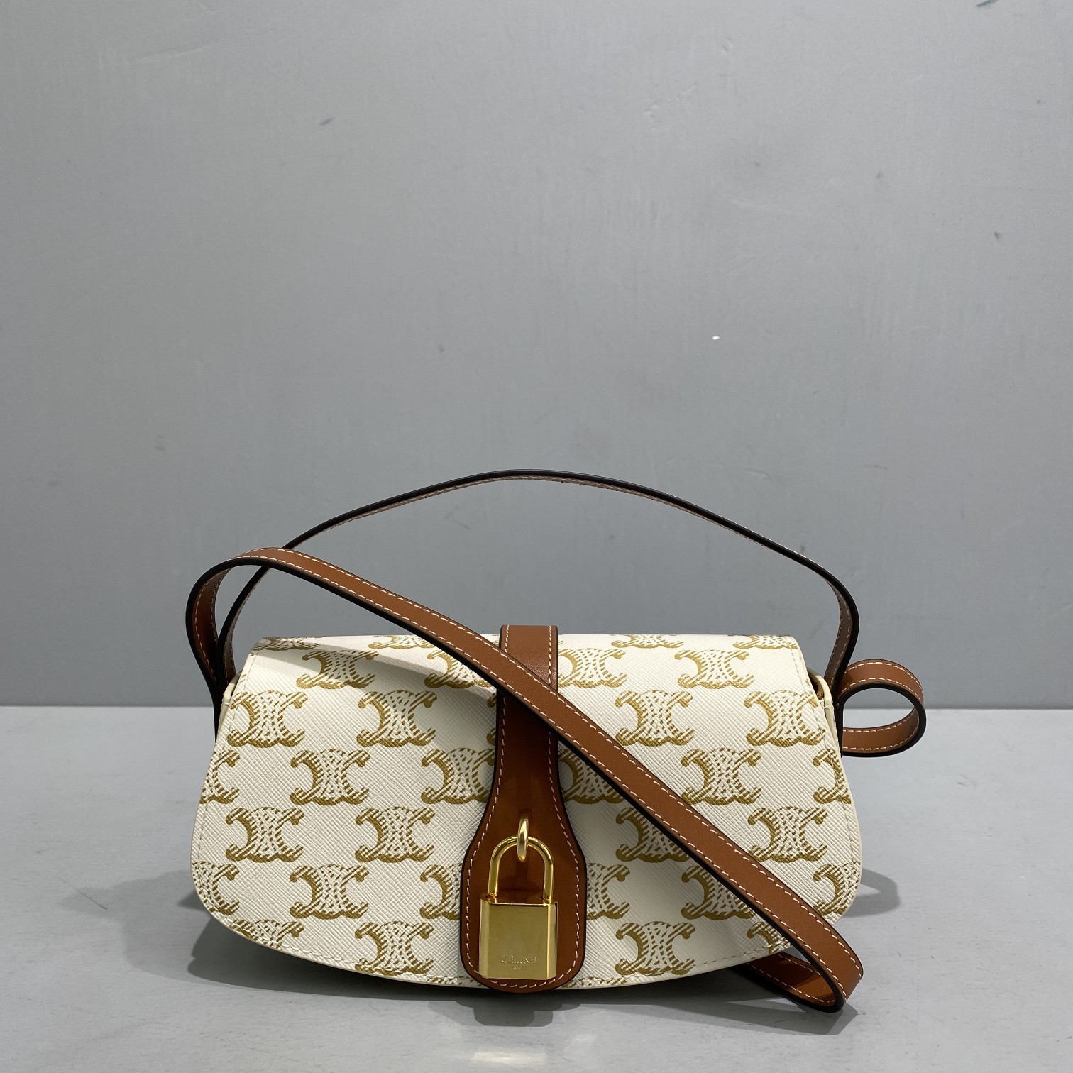 1:1 Replica Celine Casual Style Bridal Logo White / Brown For Women 7in/18cm 10I592DQ2.01TA