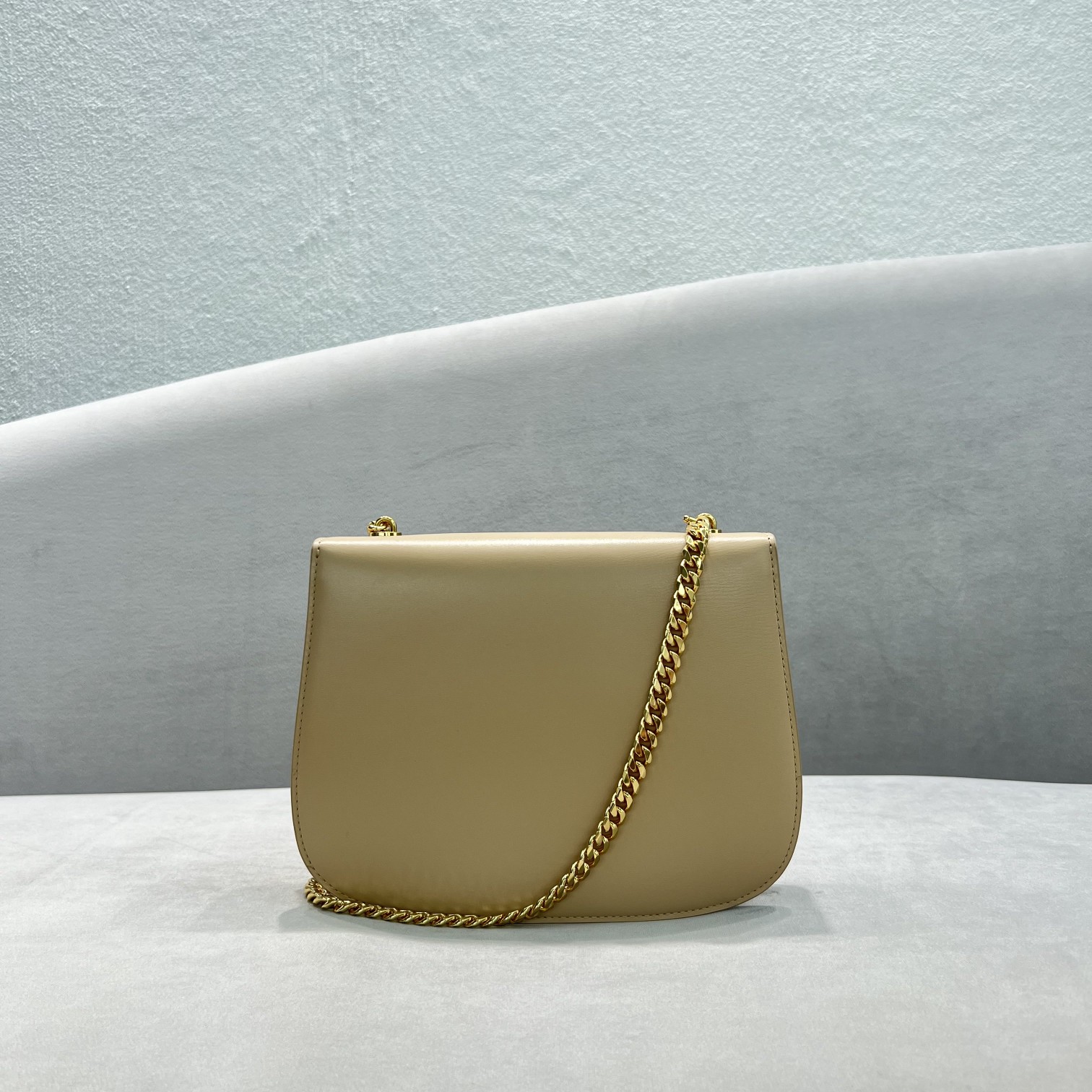 1:1 Replica Celine Chain Besace Triomphe Beige For Women 10in/24.5cm - Image 2