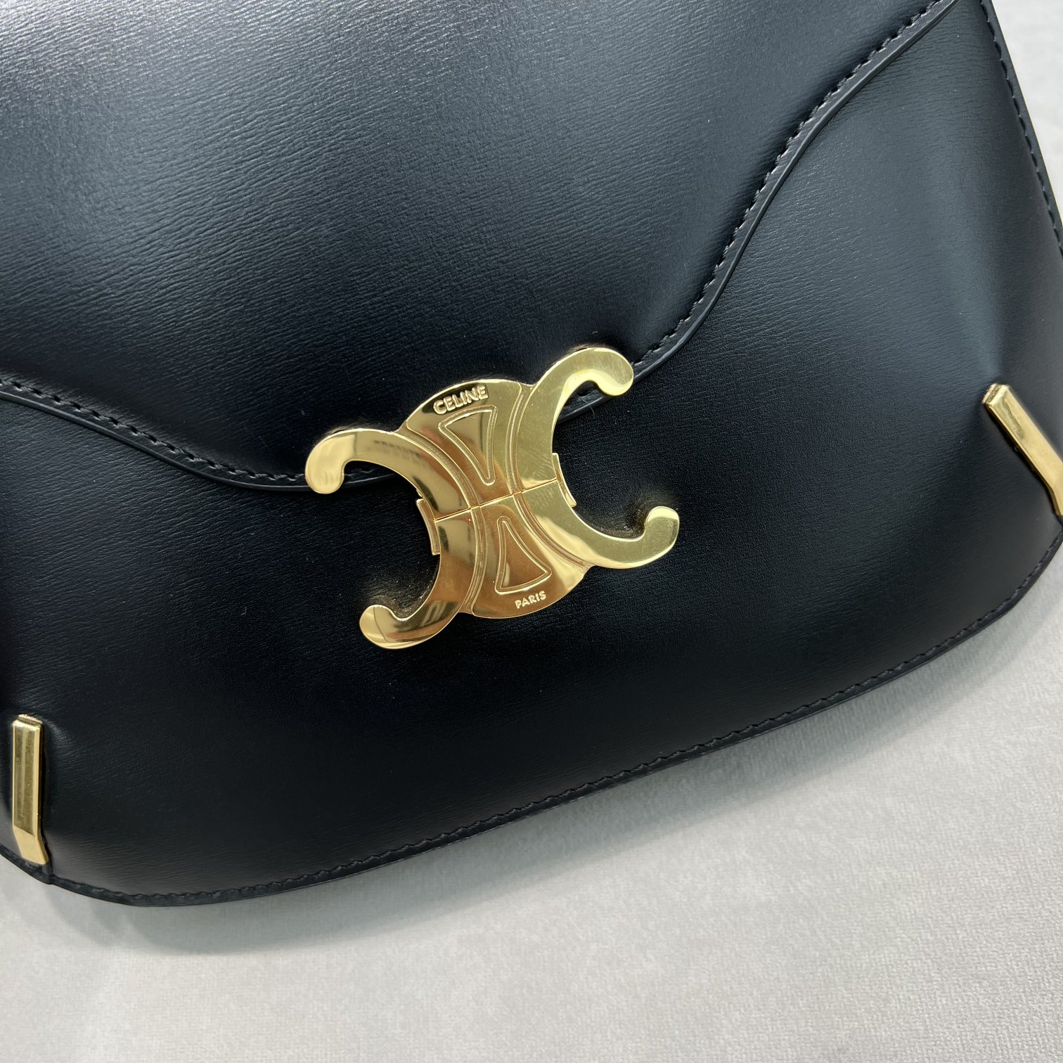 1:1 Replica Celine Chain Besace Triomphe Black For Women 10in/24.5cm 199273BF4.38NO - Image 6