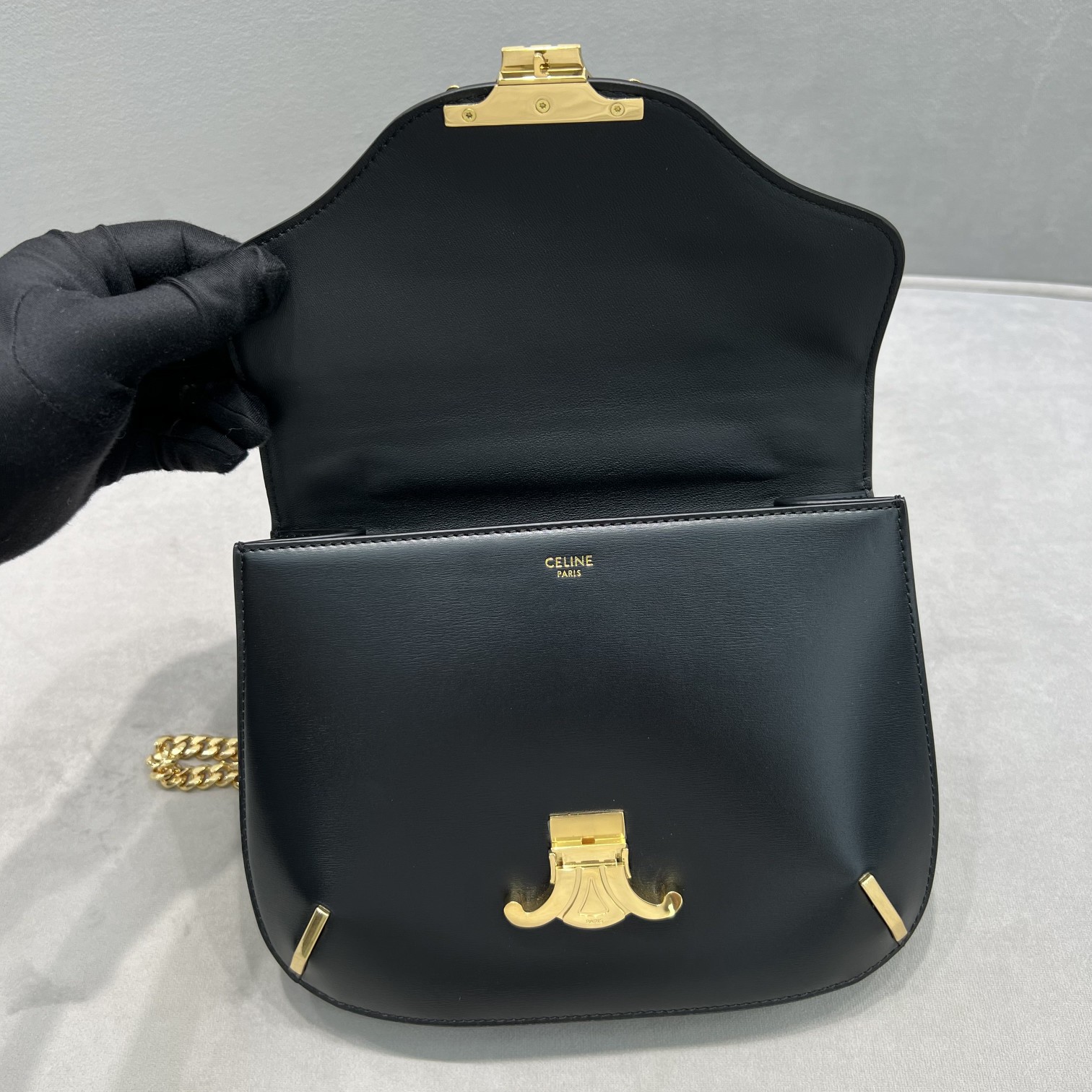 1:1 Replica Celine Chain Besace Triomphe Black For Women 10in/24.5cm 199273BF4.38NO - Image 2