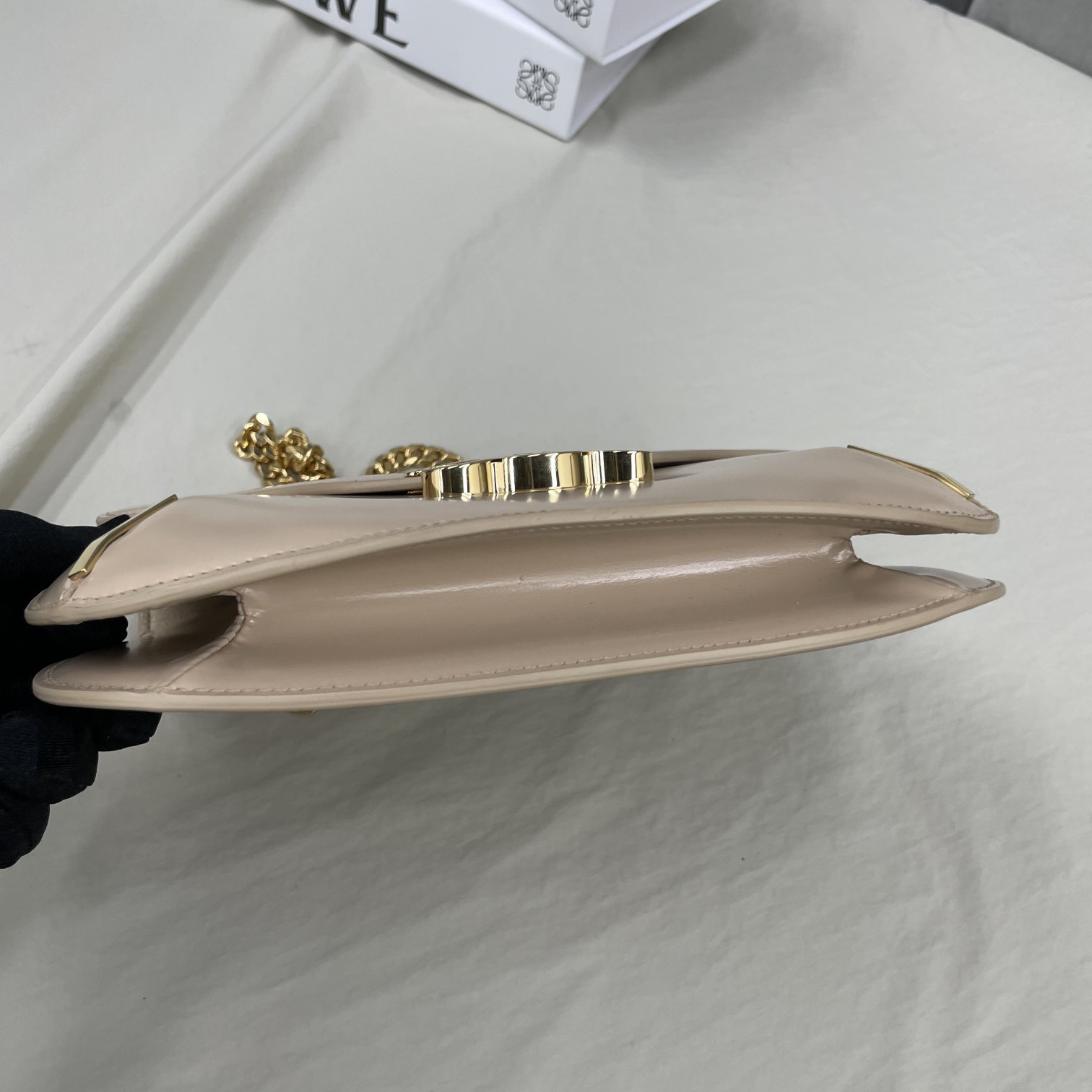 1:1 Replica Celine Chain Besace Triomphe Nude For Women 10in/24.5cm 199273BF4.03ND - Image 5