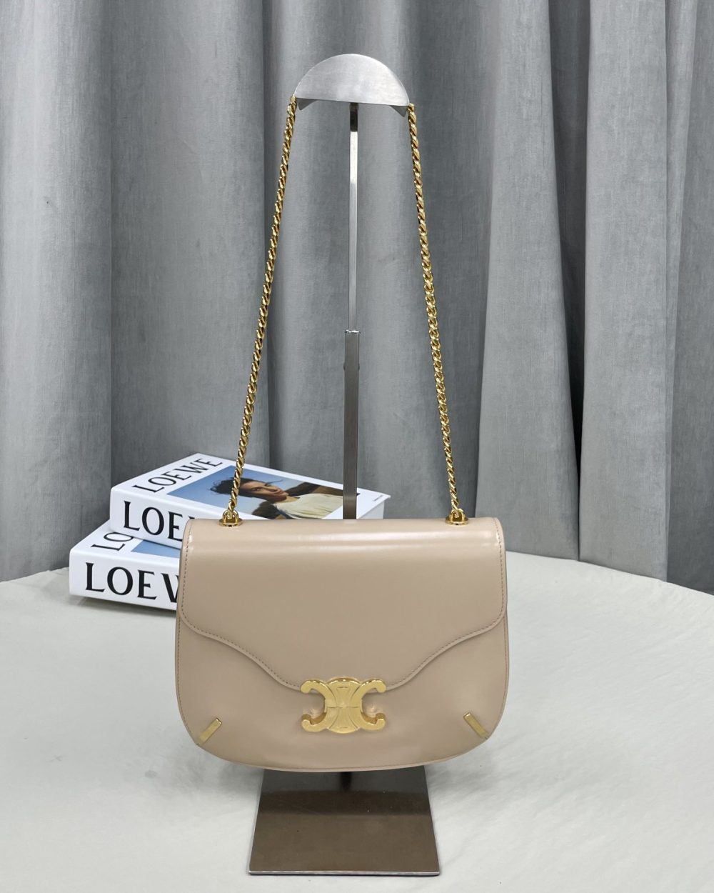 1:1 Replica Celine Chain Besace Triomphe Nude For Women 10in/24.5cm 199273BF4.03ND