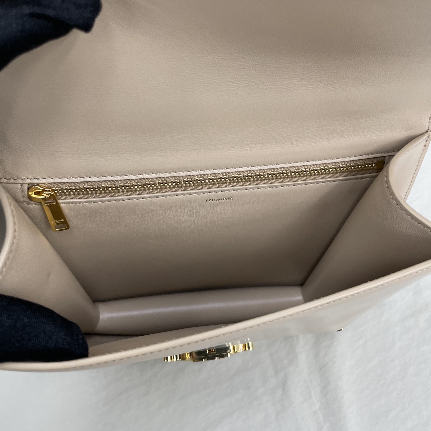 1:1 Replica Celine Chain Besace Triomphe Nude For Women 10in/24.5cm 199273BF4.03ND - Image 2