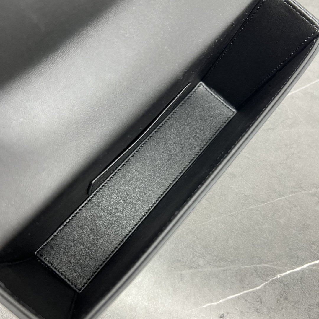 1:1 Replica Celine Chain Box Triomphe Bag Black For Women 9in/22cm 110803BF4.38NO - Image 5