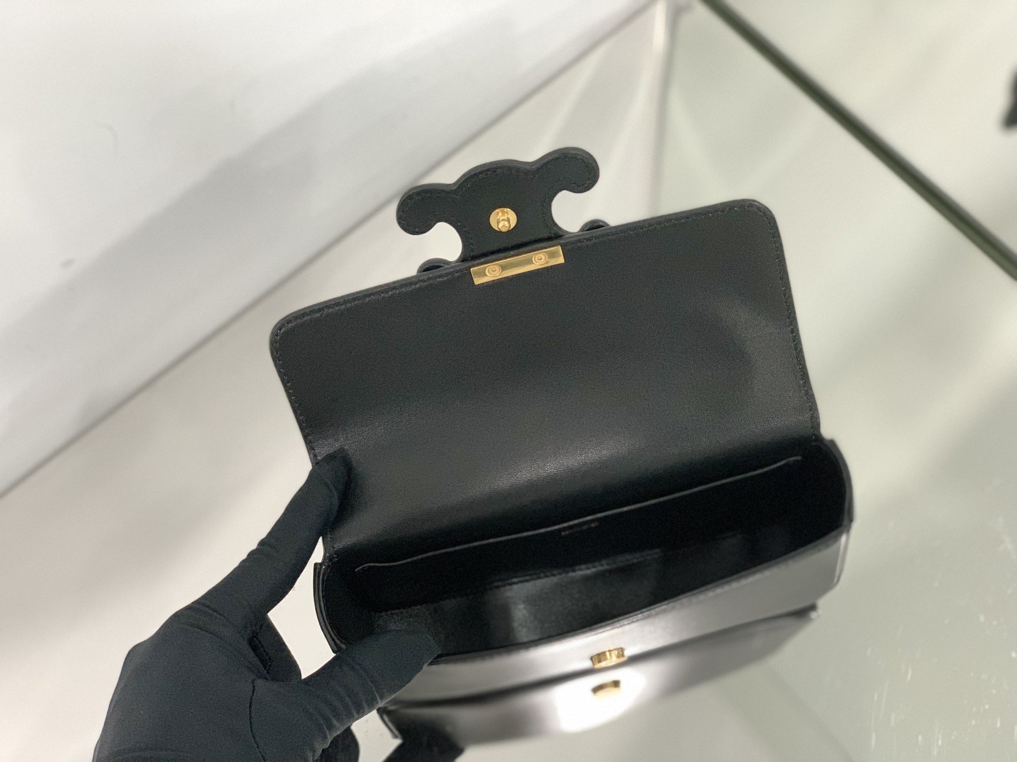 1:1 Replica Celine Chain Shoulder Bag Cuir Triomphe Black For Women 7.9in/20cm - Image 4