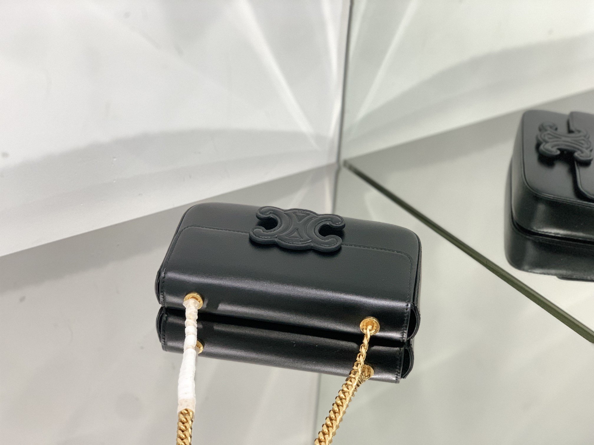 1:1 Replica Celine Chain Shoulder Bag Cuir Triomphe Black For Women 7.9in/20cm - Image 6