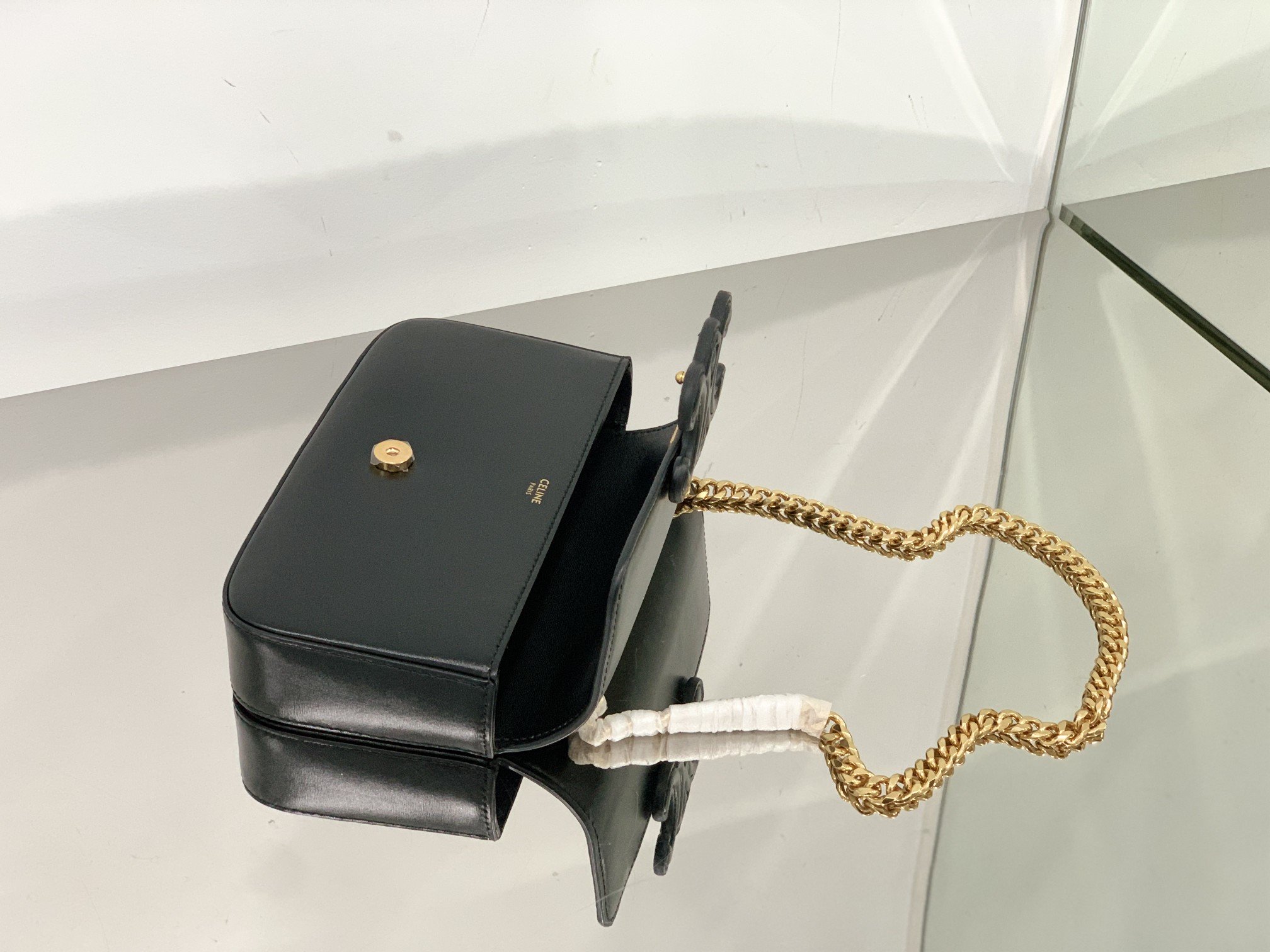 1:1 Replica Celine Chain Shoulder Bag Cuir Triomphe Black For Women 7.9in/20cm - Image 3