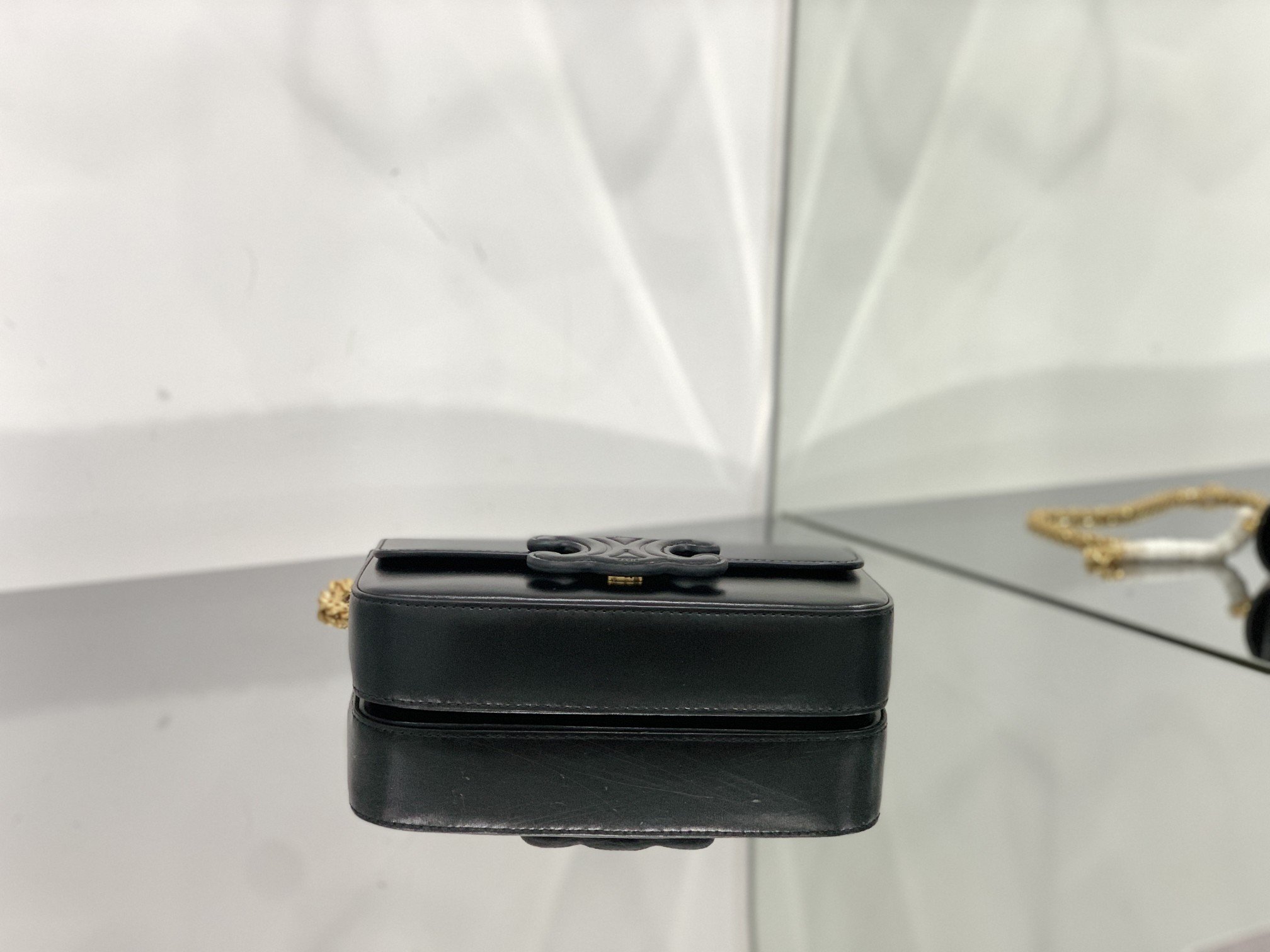 1:1 Replica Celine Chain Shoulder Bag Cuir Triomphe Black For Women 7.9in/20cm - Image 2