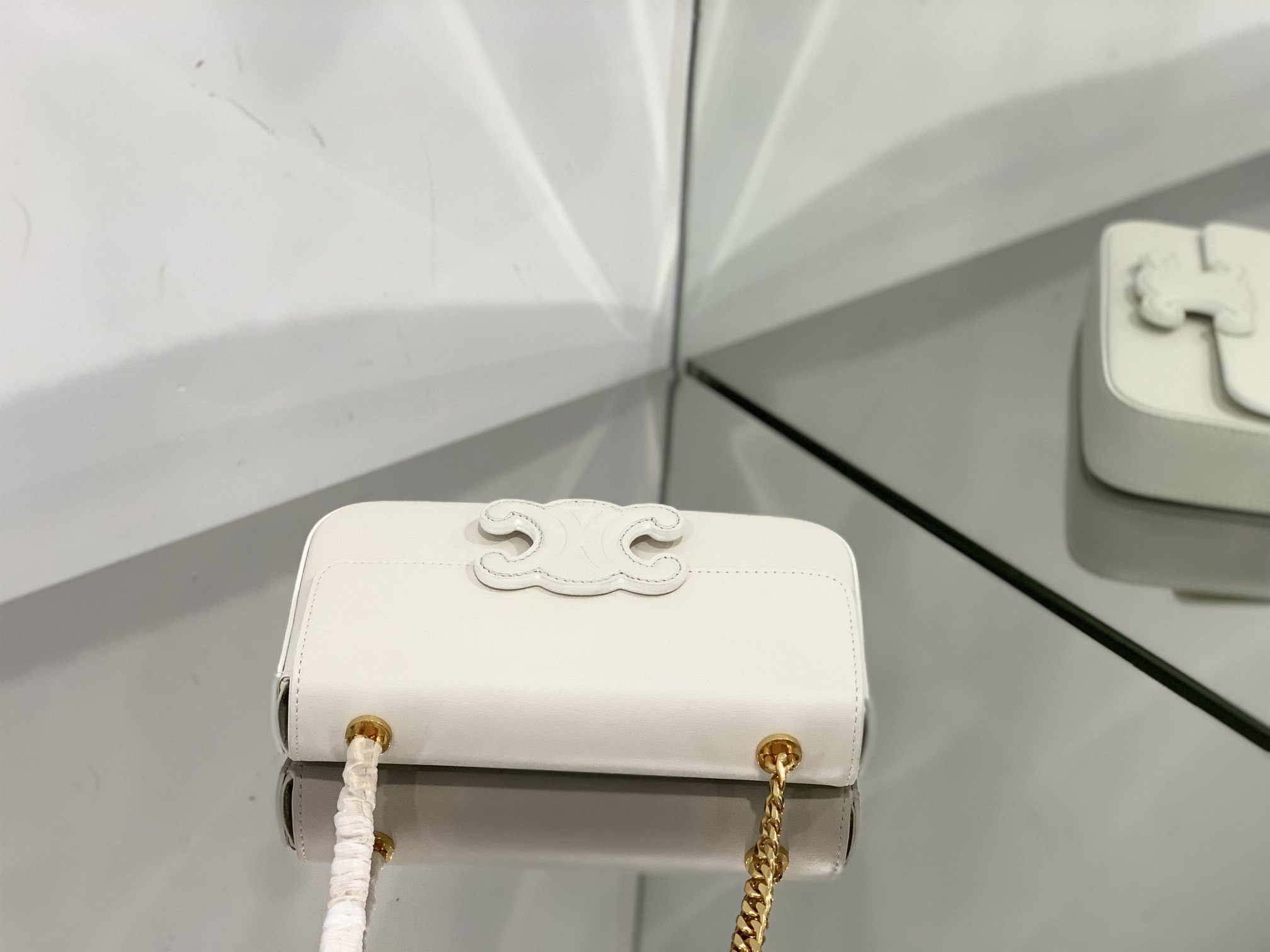 1:1 Replica Celine Chain Shoulder Bag Cuir Triomphe White For Women 7.9in/20cm - Image 6