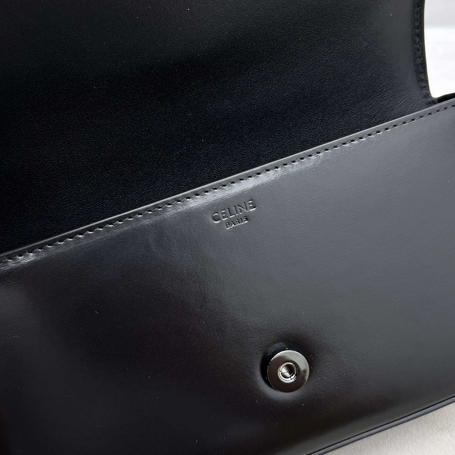 1:1 Replica Celine Chain Shoulder Bag Triomphe Black For Women 8in/20.5cm 197993EQJ.38NN - Image 7