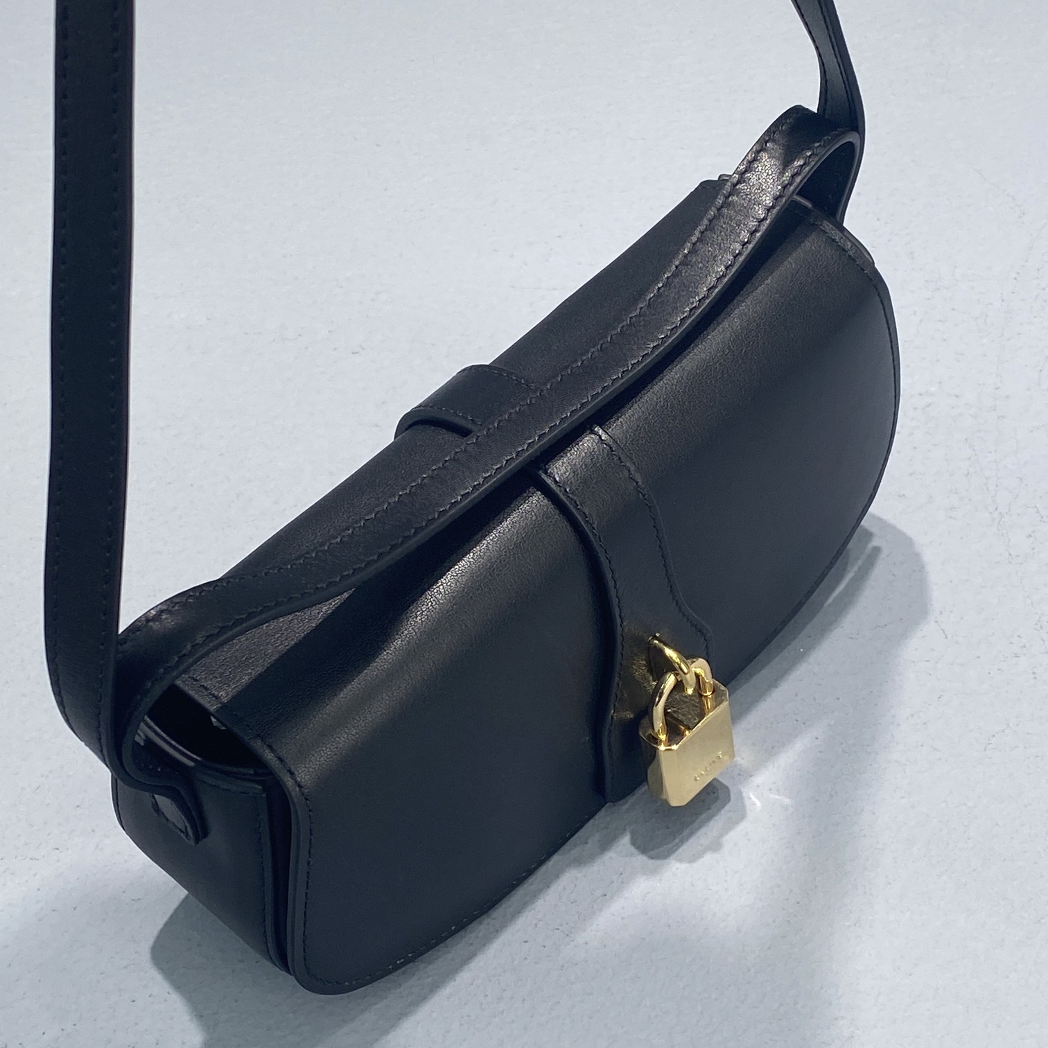 1:1 Replica Celine Clutch On Strap Black For Women 7in/18cm - Image 3