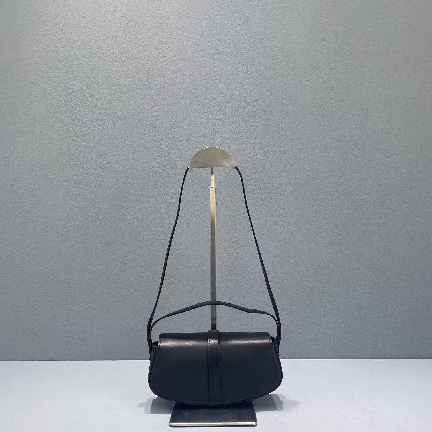 1:1 Replica Celine Clutch On Strap Black For Women 7in/18cm - Image 7