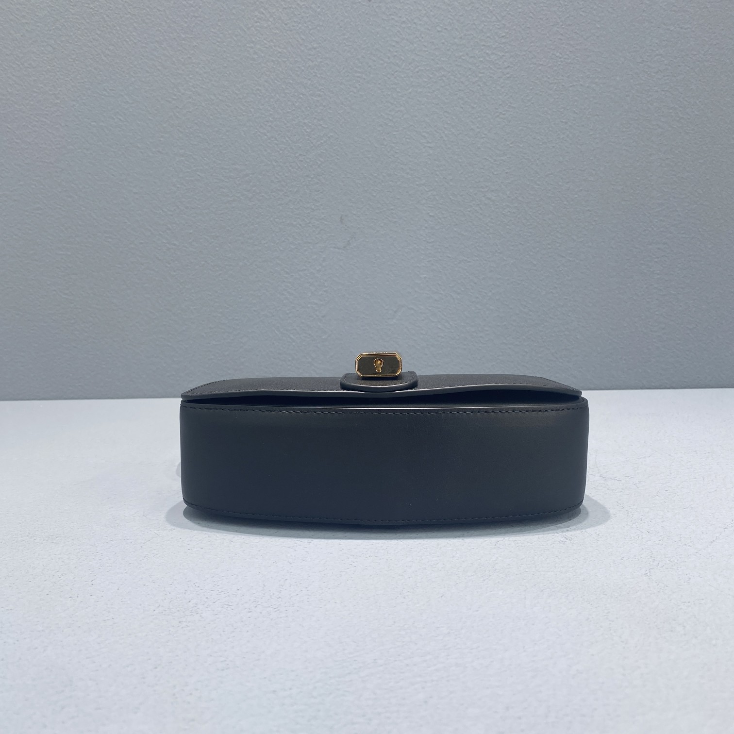 1:1 Replica Celine Clutch On Strap Black For Women 7in/18cm - Image 2