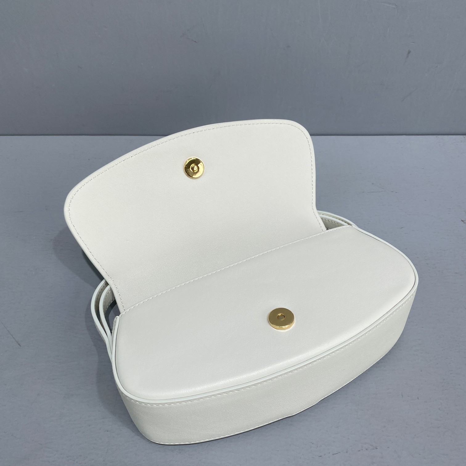 1:1 Replica Celine Clutch On Strap White For Women 7in/18cm 10I593DQ1.01OP - Image 6