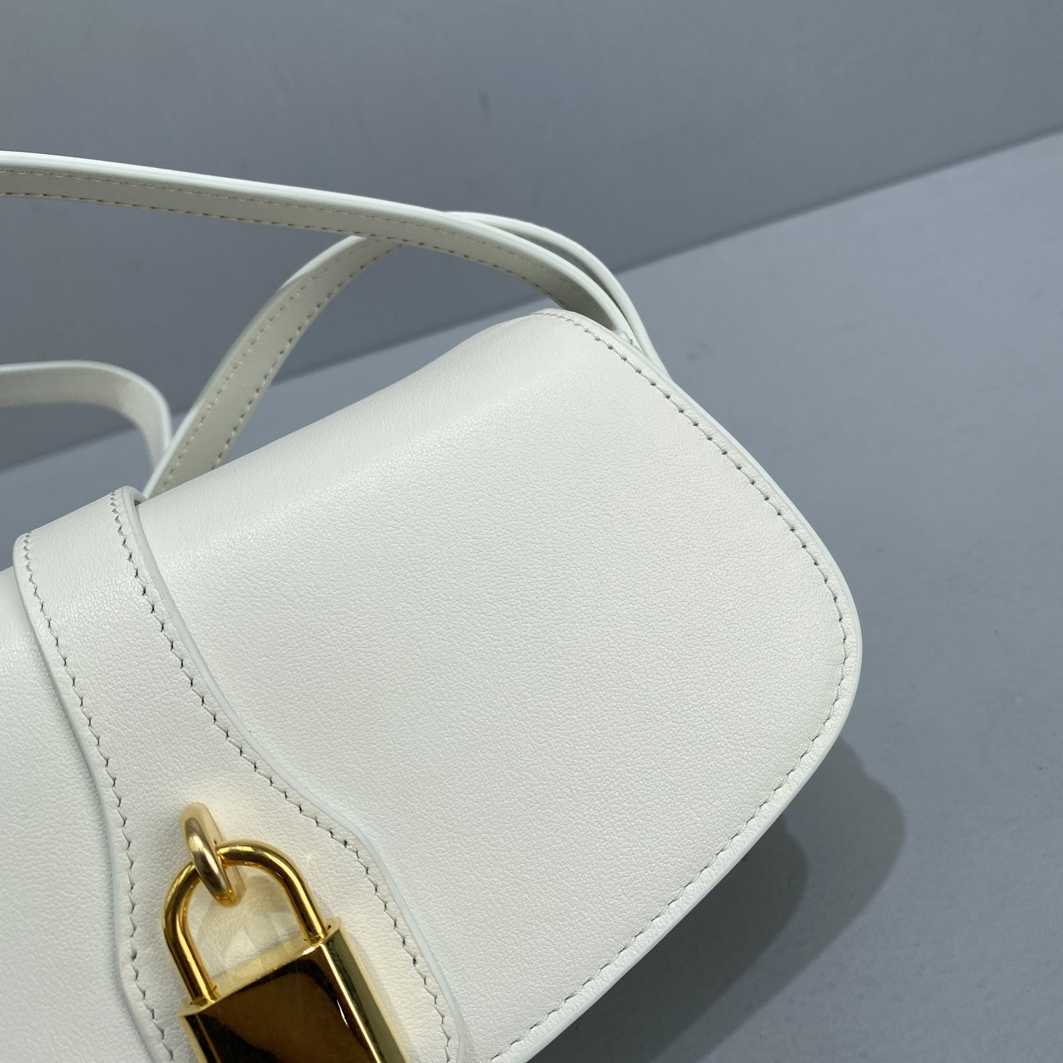 1:1 Replica Celine Clutch On Strap White For Women 7in/18cm 10I593DQ1.01OP - Image 3