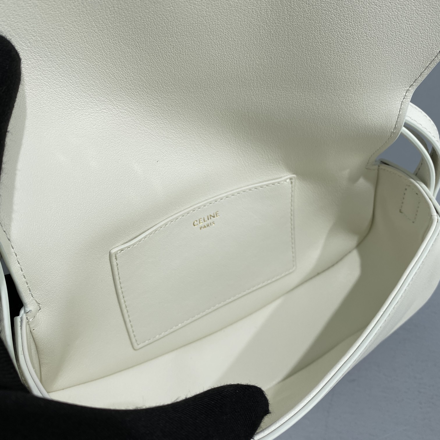 1:1 Replica Celine Clutch On Strap White For Women 7in/18cm 10I593DQ1.01OP - Image 5