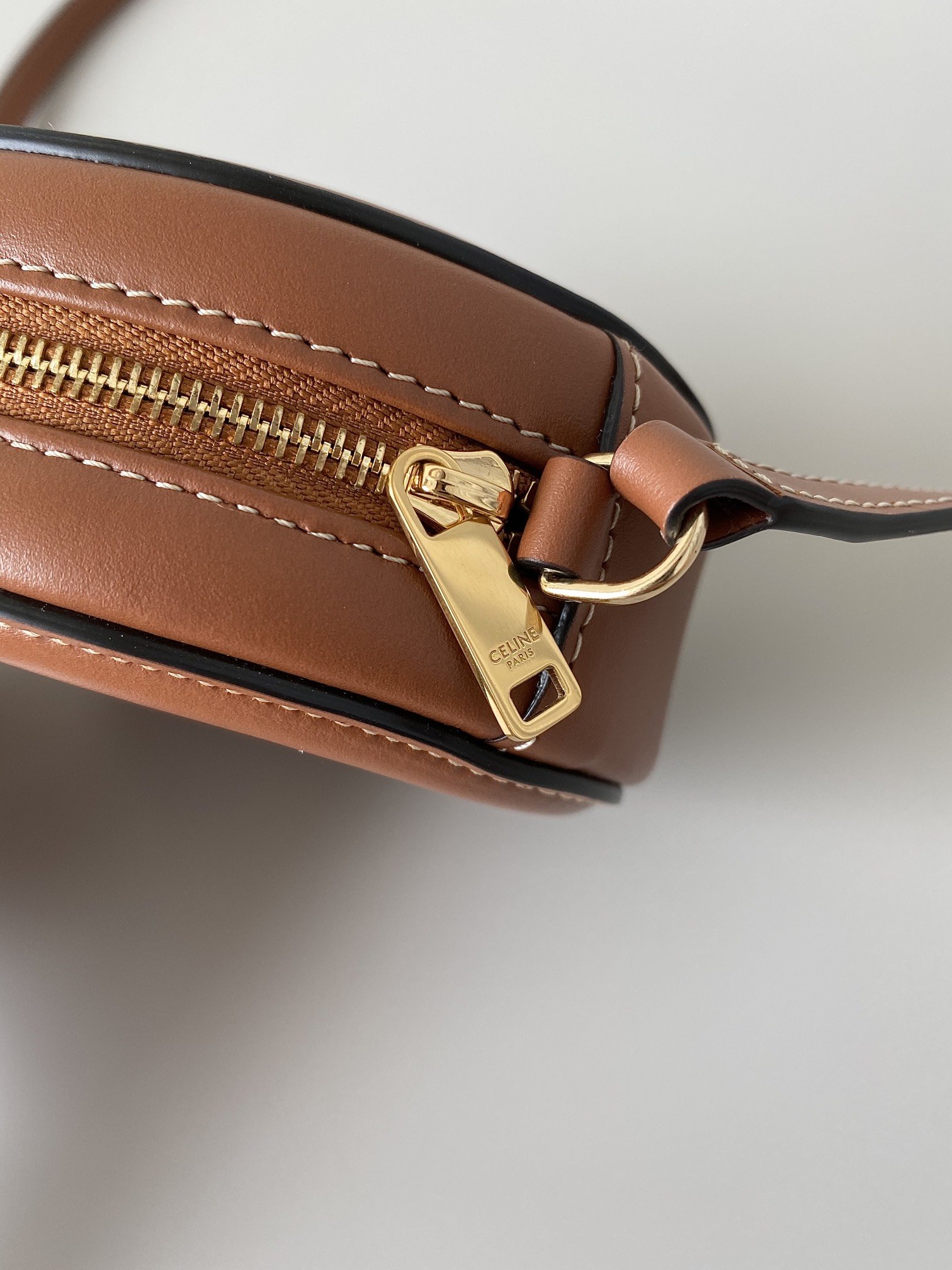 1:1 Replica Celine Crossbody Oval Purse Cuir Triomphe Brown For Women 6in/16cm 10I703DPQ.04LU - Image 5