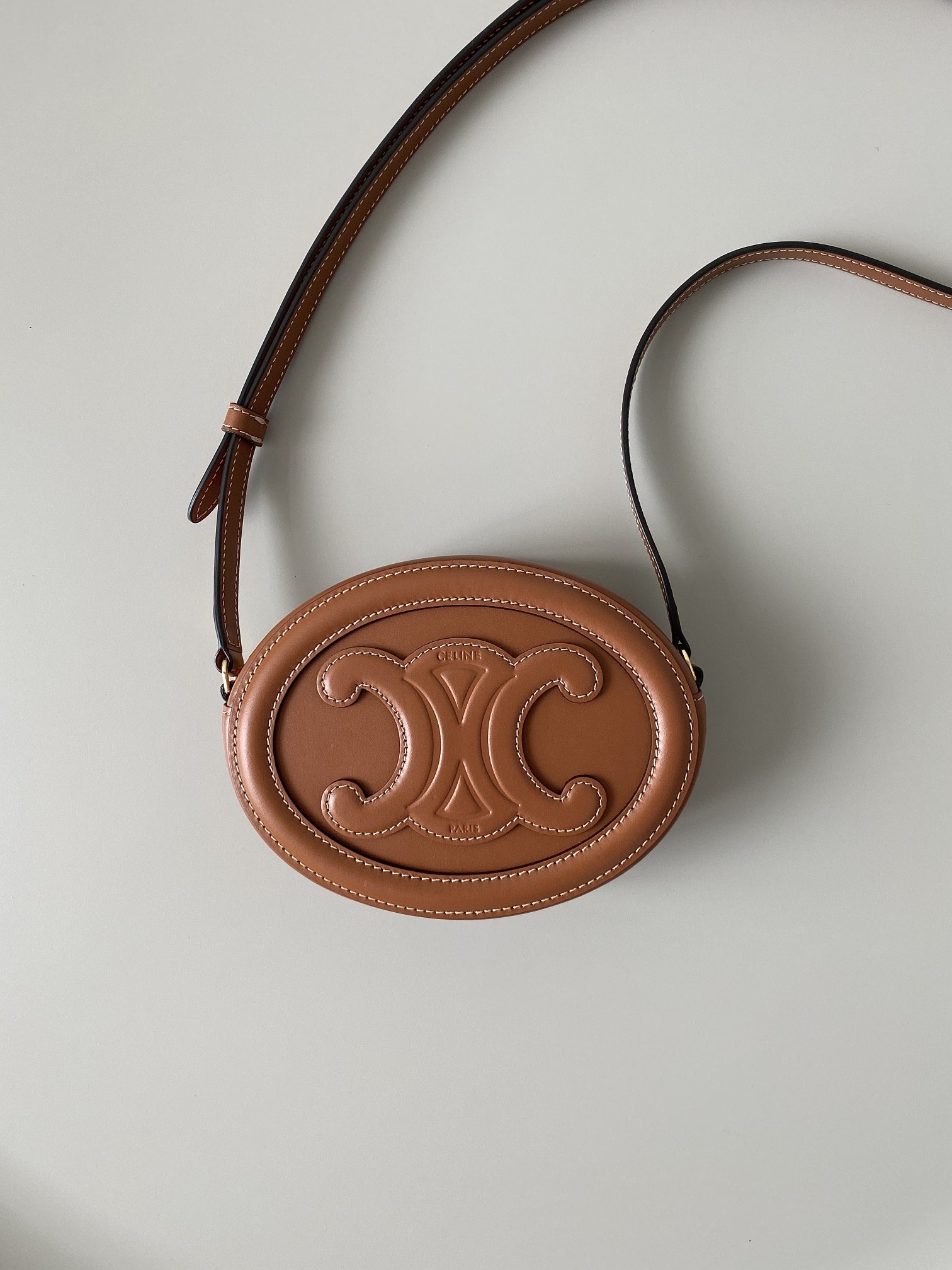 1:1 Replica Celine Crossbody Oval Purse Cuir Triomphe Brown For Women 6in/16cm 10I703DPQ.04LU