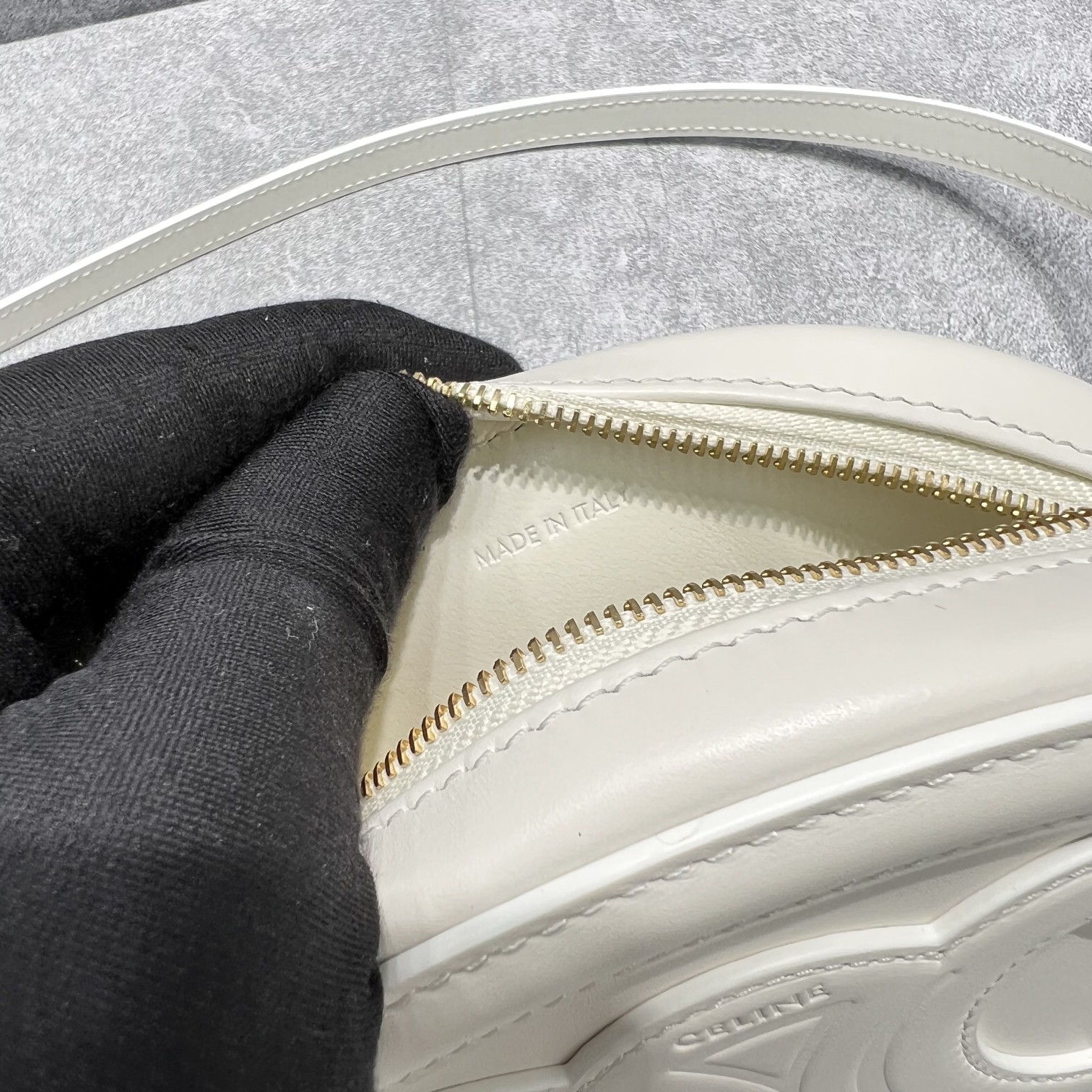 1:1 Replica Celine Crossbody Oval Purse Cuir Triomphe White For Women 6in/16cm - Image 3