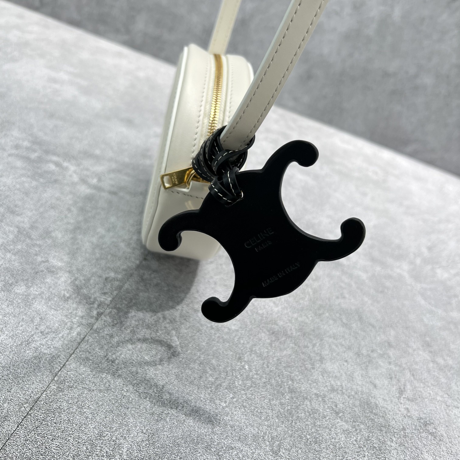 1:1 Replica Celine Crossbody Oval Purse Cuir Triomphe White For Women 6in/16cm - Image 4