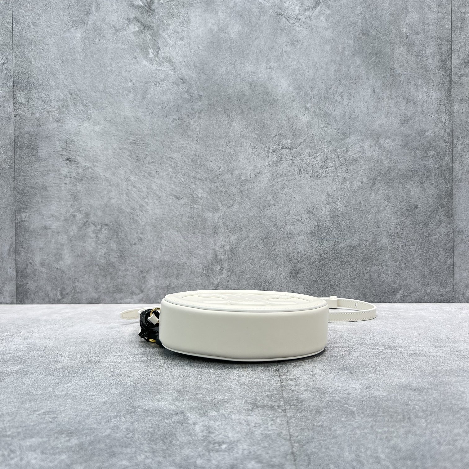 1:1 Replica Celine Crossbody Oval Purse Cuir Triomphe White For Women 6in/16cm - Image 8