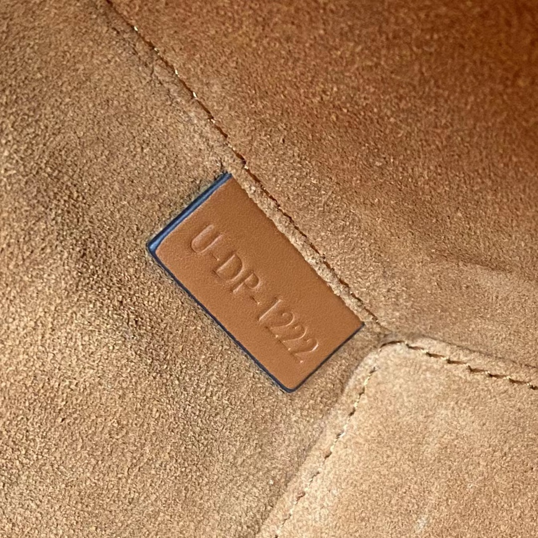 1:1 Replica Celine Cube Bag Cuir Triomphe Square Tan For Women 6in/15cm - Image 7