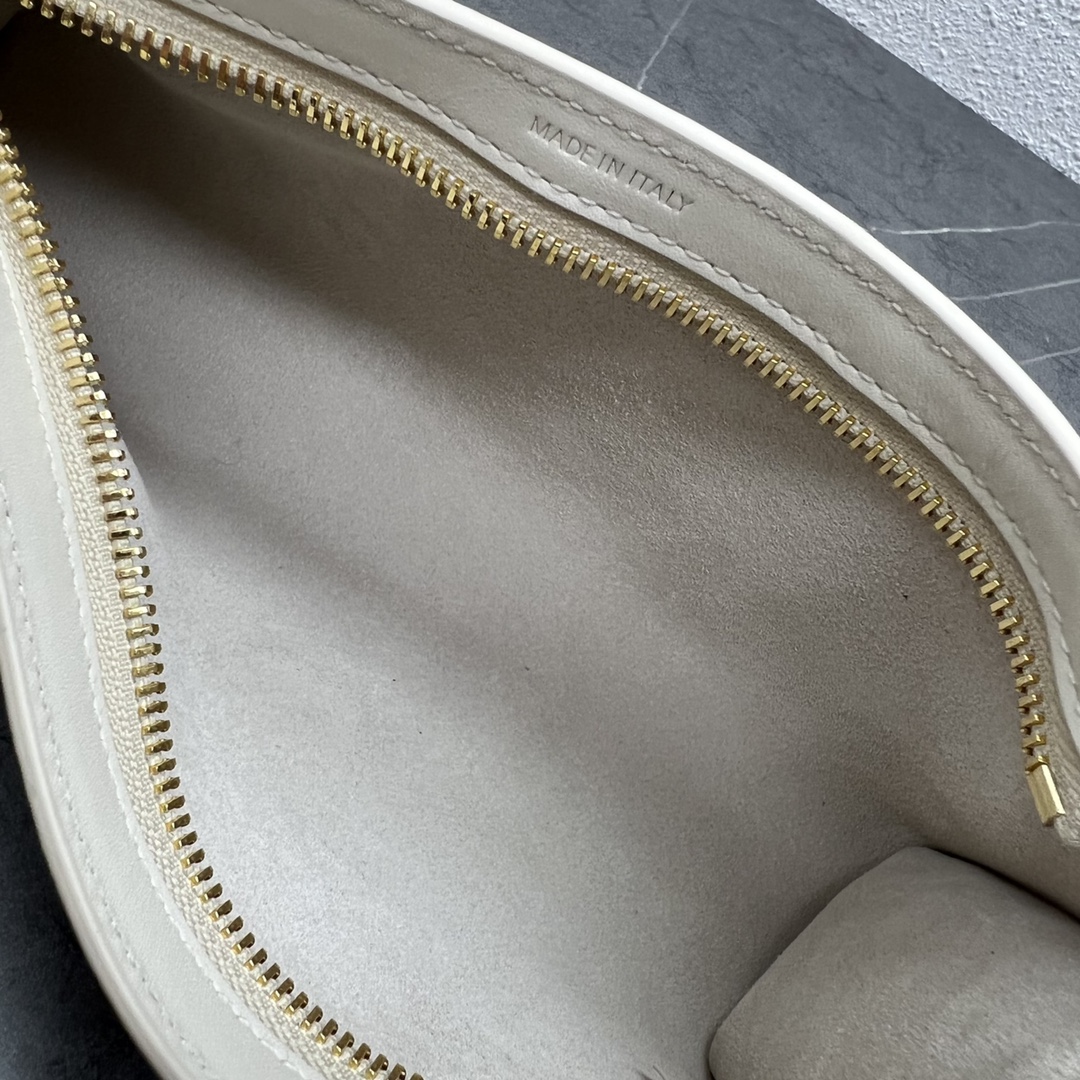 1:1 Replica Celine Cuir Triomphe Shoulder Bag White For Women 9.4in/24cm - Image 8