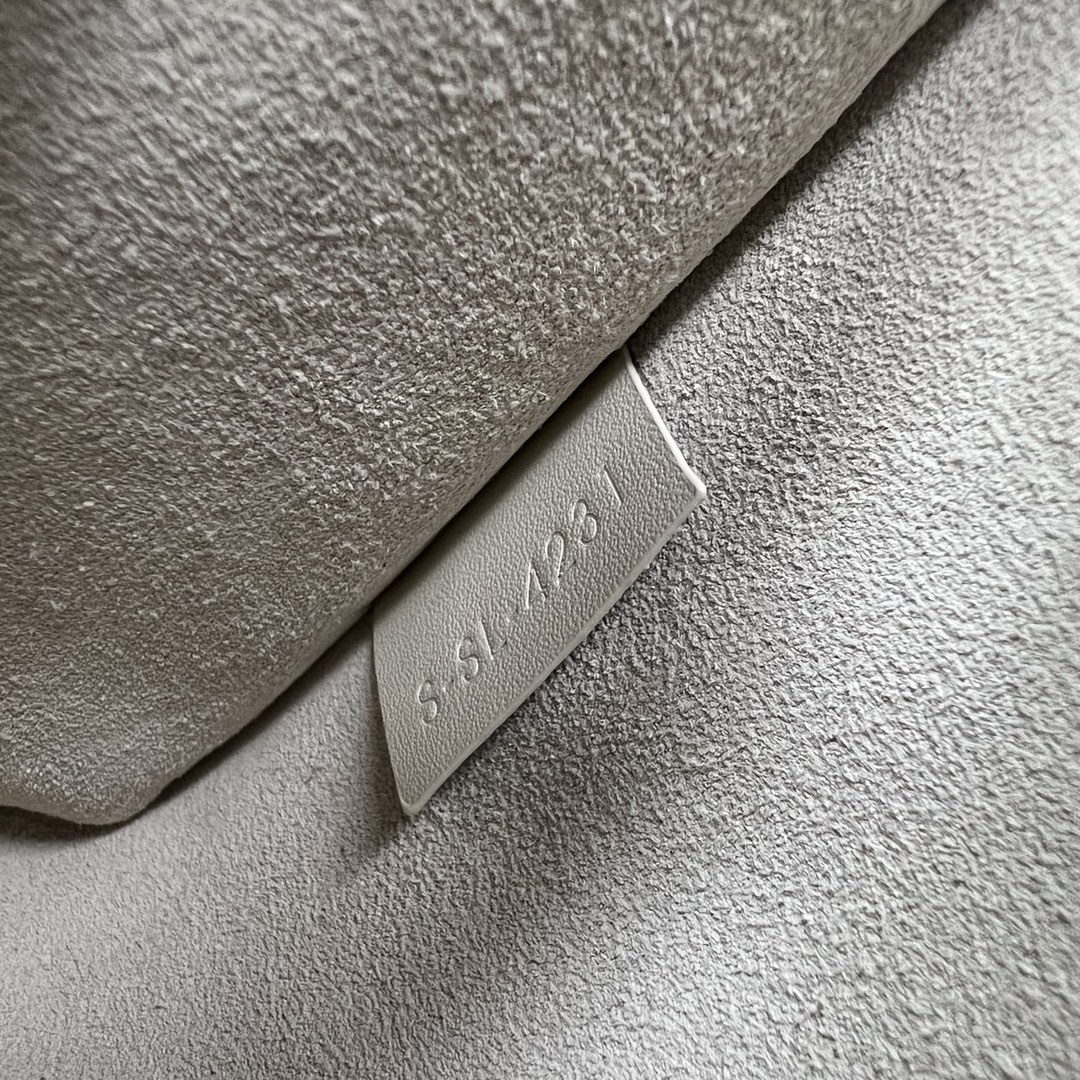 1:1 Replica Celine Cuir Triomphe Shoulder Bag White For Women 9.4in/24cm - Image 9