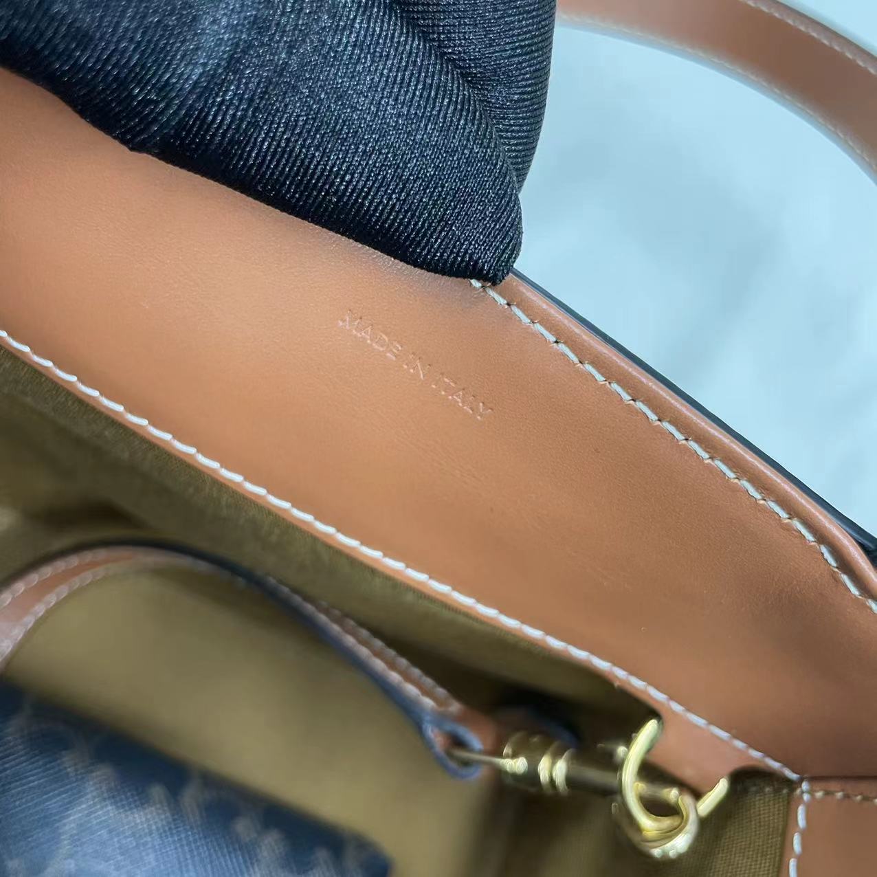 1:1 Replica Celine Cuir Triopé Canvas Cube Bag Triumph Tan For Women 6in/15cm 199202EIN.04LU - Image 7