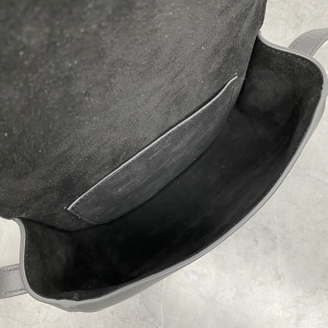 1:1 Replica Celine Folco Cuir Triomphe Black For Women 7in/19cm 198263DU3.38NO - Image 4