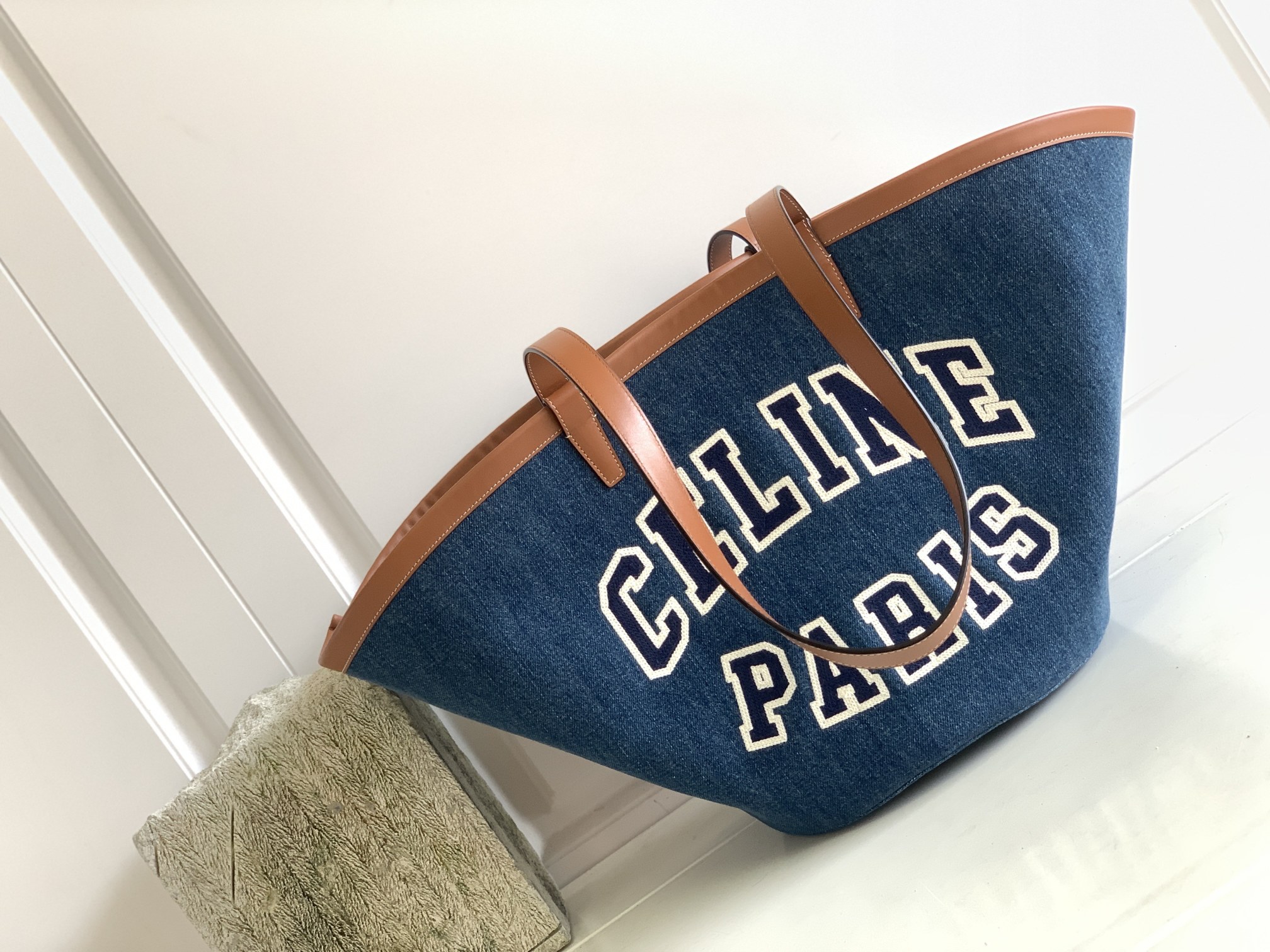 1:1 Replica Celine Large Couffin In Denim With Celine Paris Navy / Tan For Women 26in/67cm 196262EF6.07AT - Image 7