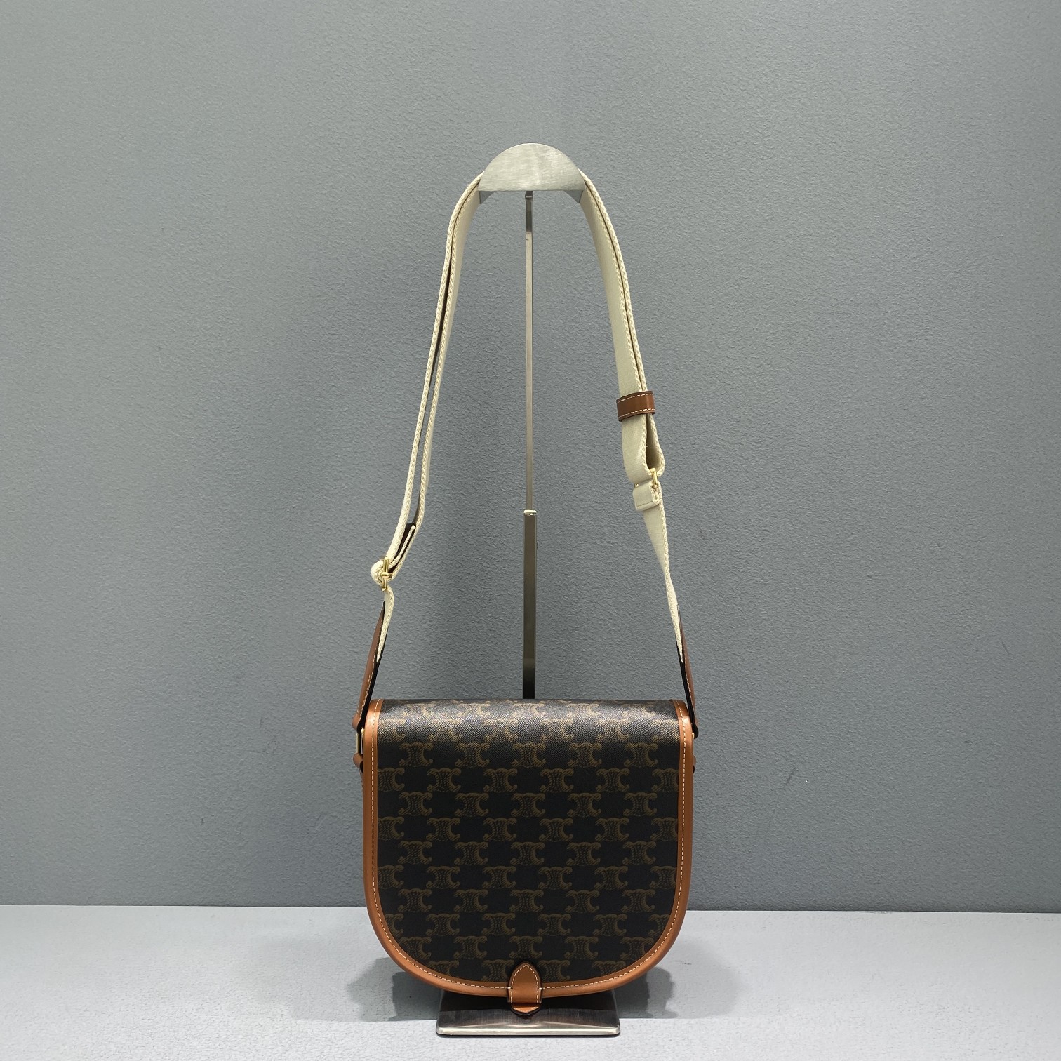 1:1 Replica Celine Large Strap Folco Bag In Triomphe Canvas Brown For Women 9in/22cm 196932BZJ.04LU - Image 3