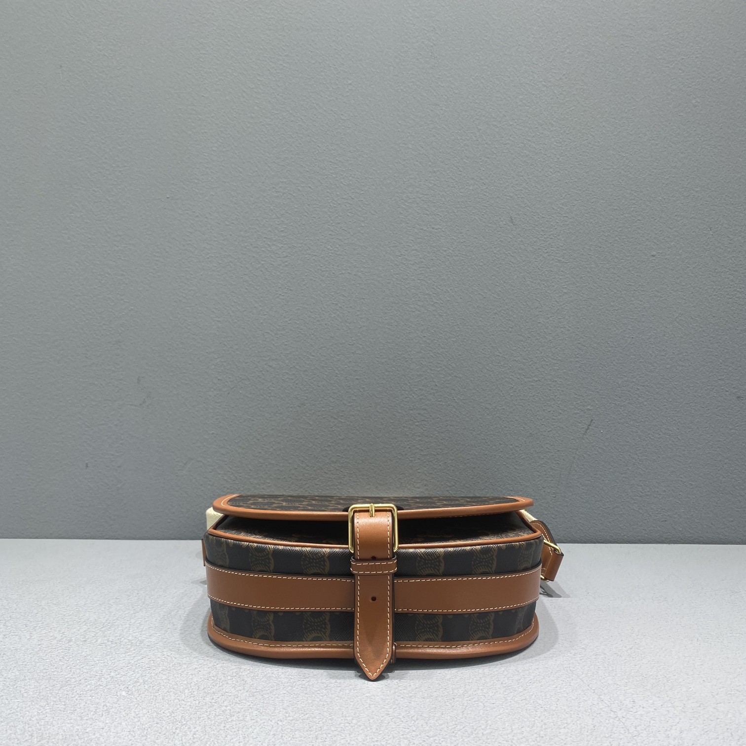 1:1 Replica Celine Large Strap Folco Bag In Triomphe Canvas Brown For Women 9in/22cm 196932BZJ.04LU - Image 9