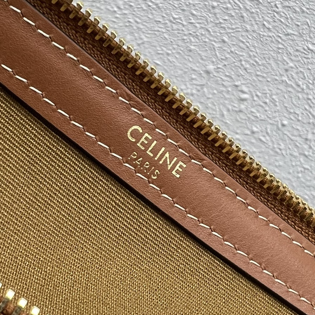 1:1 Replica Celine Large Voyage Bag In Triomphe Canvas With Dog Print Tan For Women 20in/50cm - Image 9