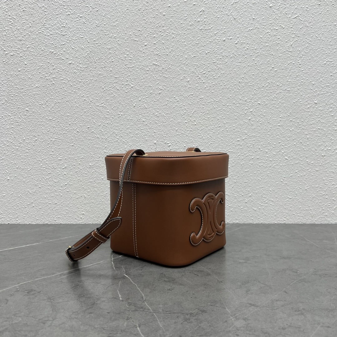 1:1 Replica Celine Medium Box Cuir Triomphe Tan For Women 6in/16cm 199253DU3.04LU - Image 3