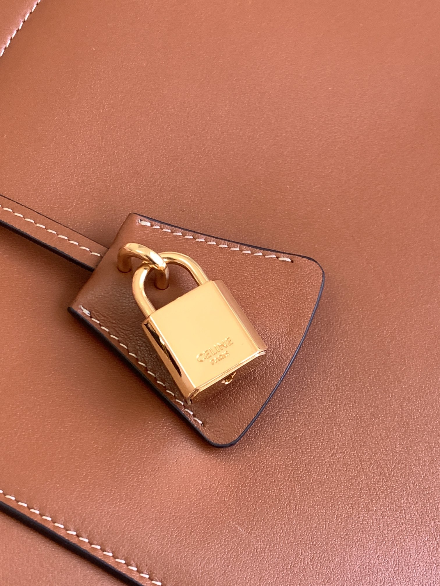 1:1 Replica Celine Medium Cabas Bourgeois Tan For Women 18in/45cm 199773EHS.04LU - Image 6