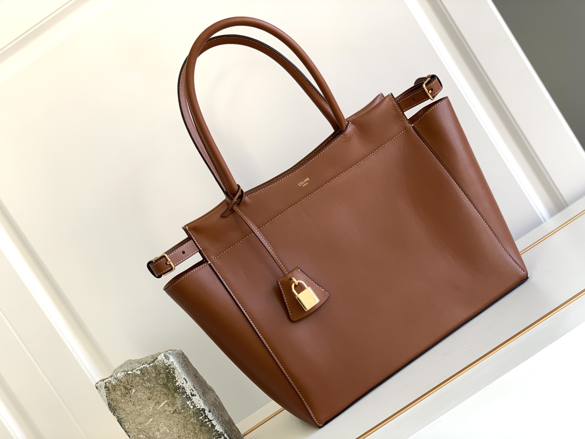 1:1 Replica Celine Medium Cabas Bourgeois Tan For Women 18in/45cm 199773EHS.04LU