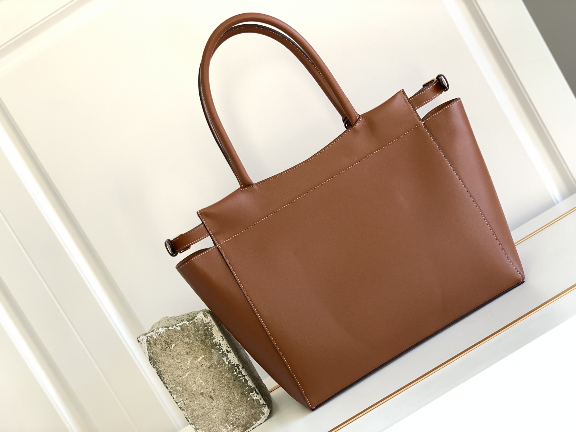 1:1 Replica Celine Medium Cabas Bourgeois Tan For Women 18in/45cm 199773EHS.04LU - Image 8