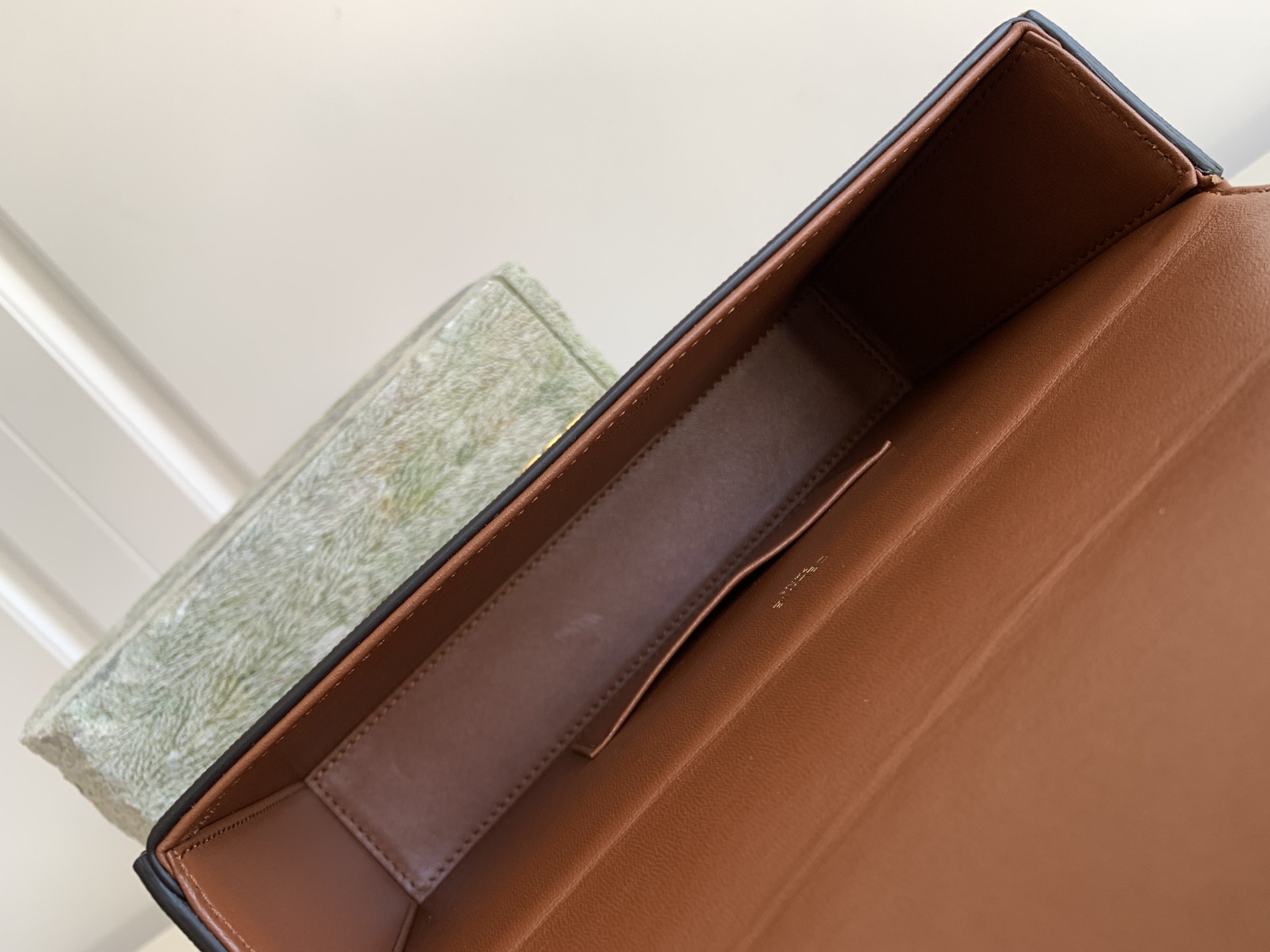 1:1 Replica Celine Medium Cabas Bourgeois Tan For Women 18in/45cm 199773EHS.04LU - Image 7