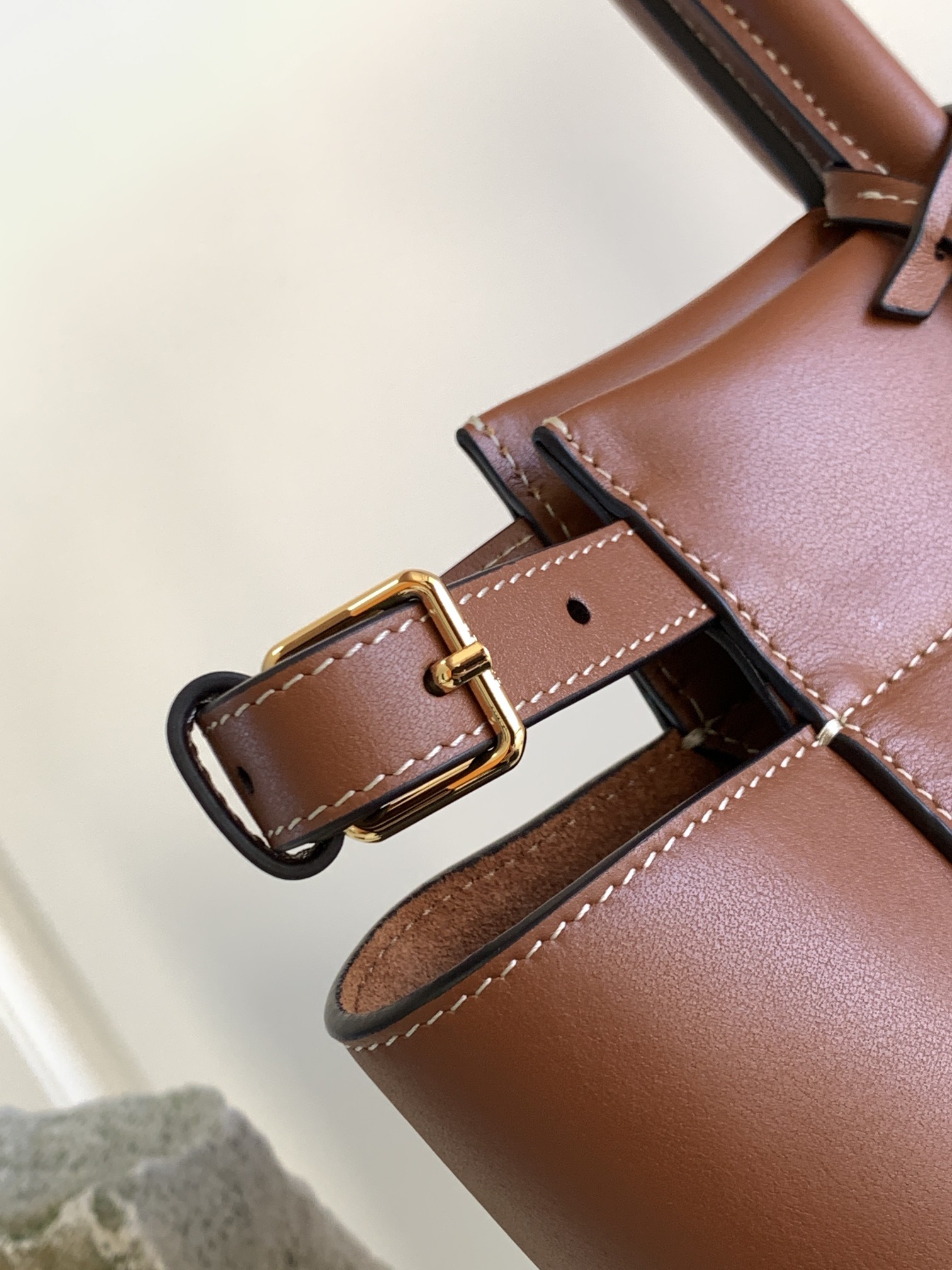 1:1 Replica Celine Medium Cabas Bourgeois Tan For Women 18in/45cm 199773EHS.04LU - Image 3