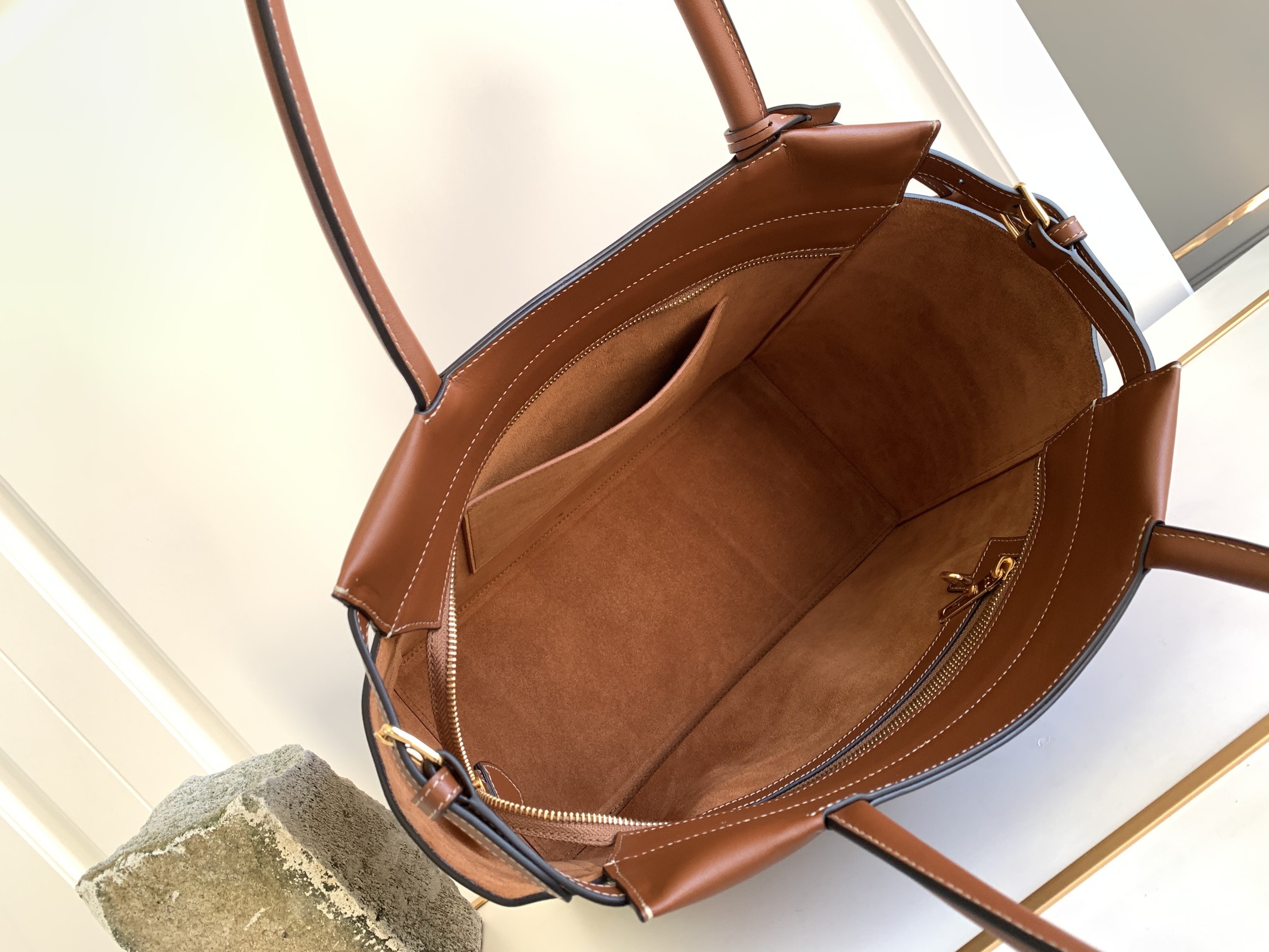 1:1 Replica Celine Medium Cabas Bourgeois Tan For Women 18in/45cm 199773EHS.04LU - Image 5