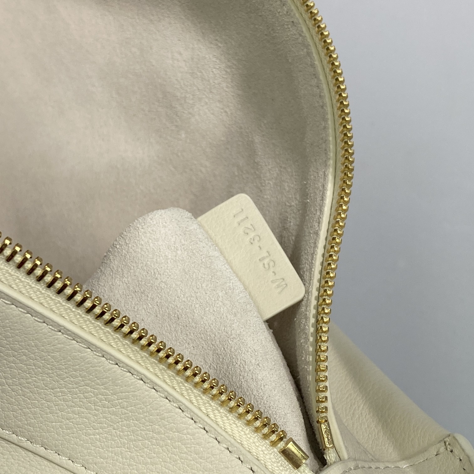 1:1 Replica Celine Medium Romy In Supple White For Women 13in/34cm 197443DPJ.01RC - Image 5