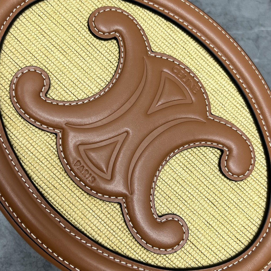 1:1 Replica Celine Oval Bag Cuir Triomphe In Textile Natural / Tan For Women 8in/20cm 198602DU8.02NT - Image 2