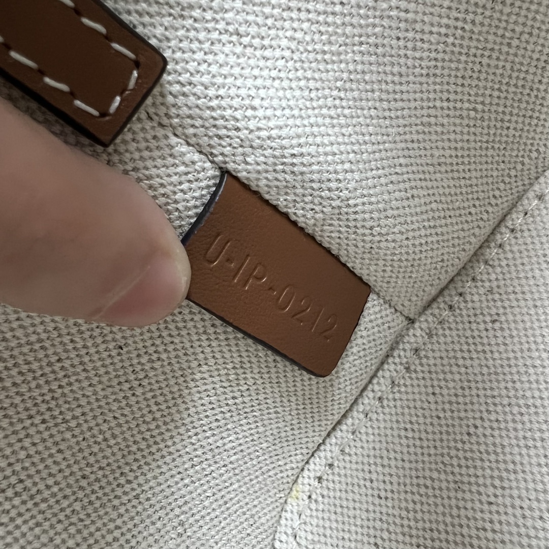 1:1 Replica Celine Small Box Cuir Triomphe In Textile Natural / Tan For Women 4in/11cm - Image 5