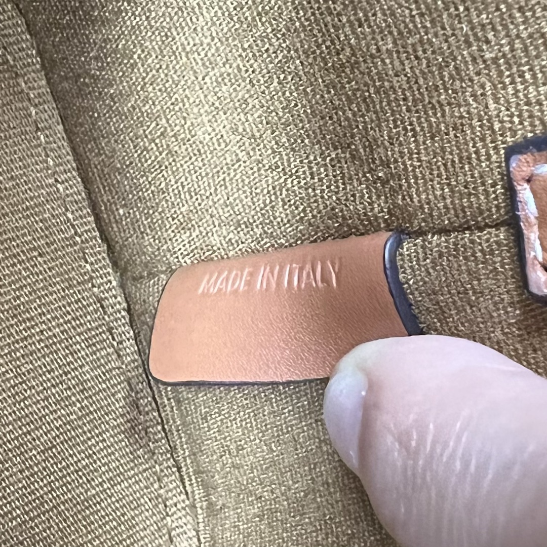 1:1 Replica Celine Small Box Cuir Triomphe In Triomphe Canvas Tan For Women 4in/11cm 199262EIN.04LU - Image 4