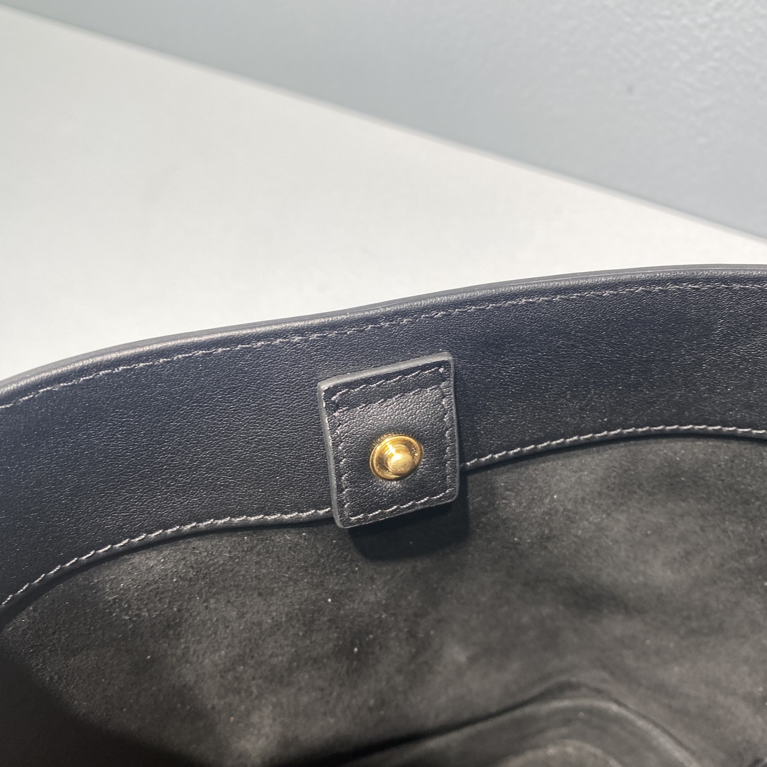 1:1 Replica Celine Small Bucket Cuir Triomphe Black For Women 9in/22cm 198243DU3.38NO - Image 6