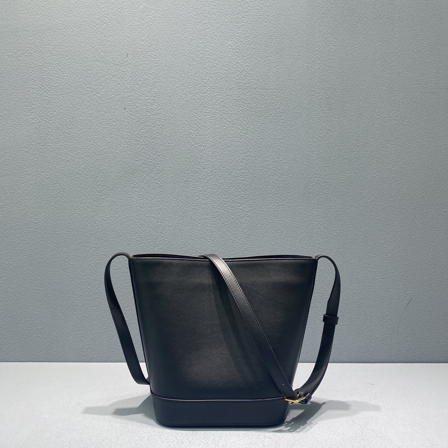 1:1 Replica Celine Small Bucket Cuir Triomphe Black For Women 9in/22cm 198243DU3.38NO - Image 5