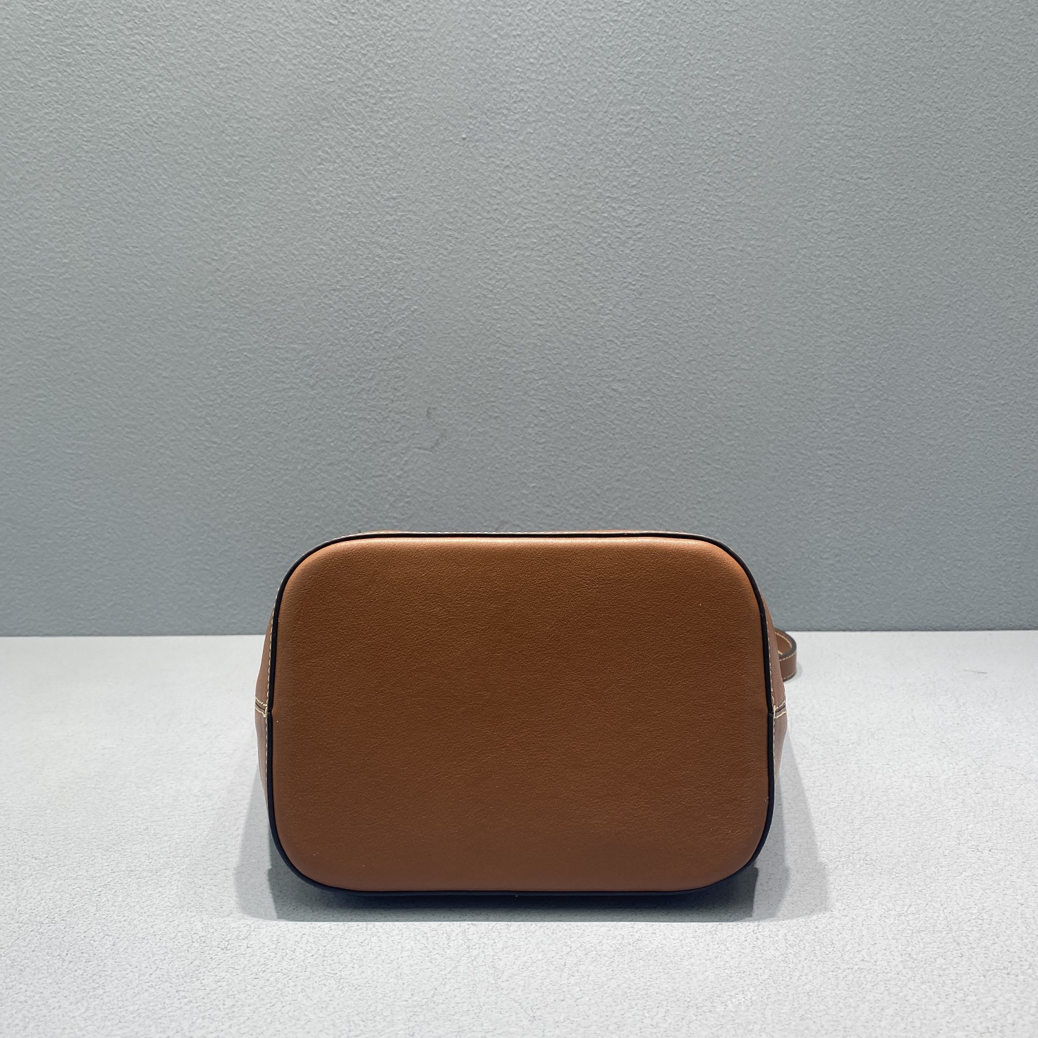 1:1 Replica Celine Small Bucket Cuir Triomphe Brown For Women 9in/22cm 198243DU3.04LU - Image 6