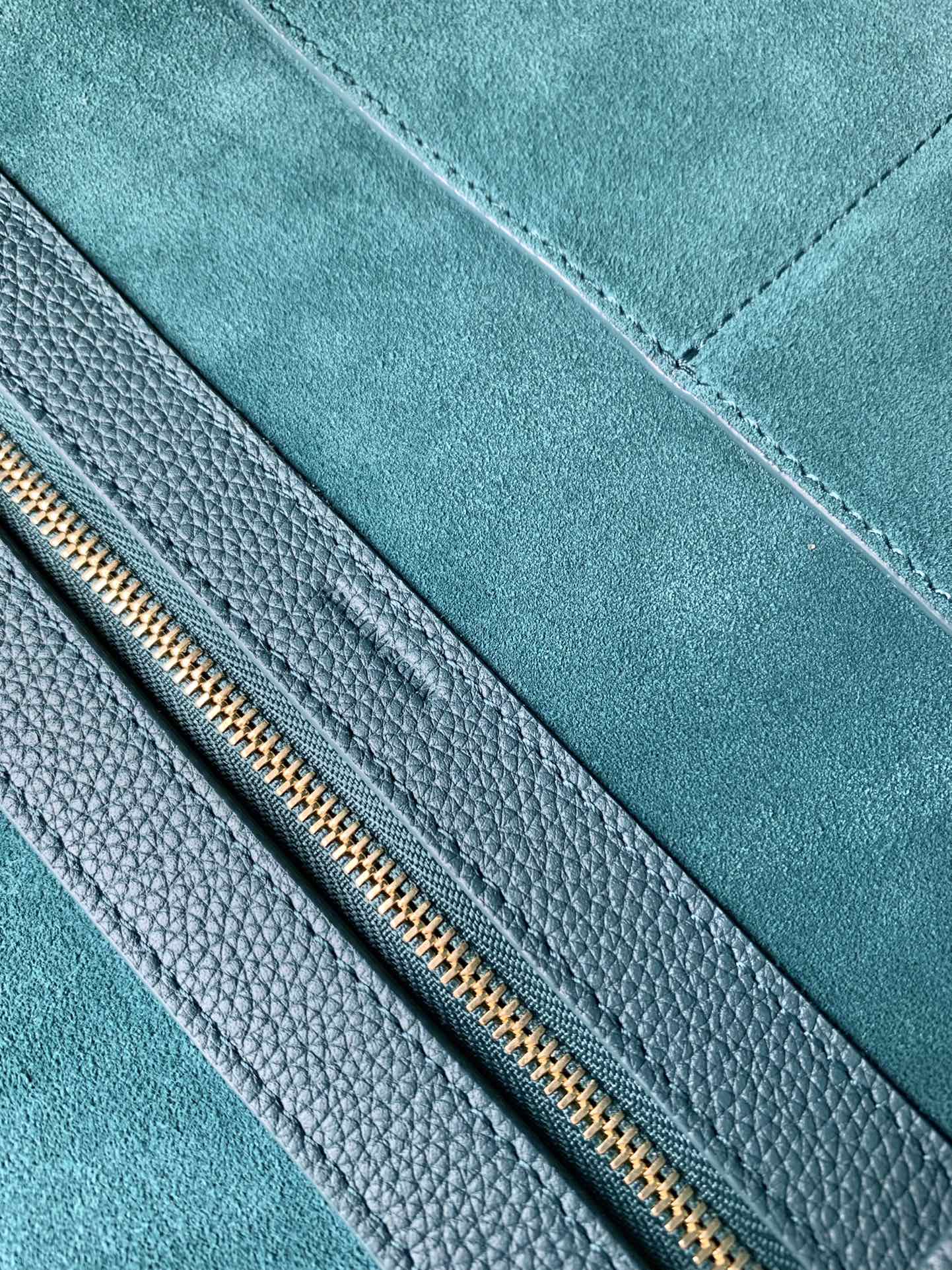 1:1 Replica Celine Small Cabas Phantom In Soft Grained Green For Women 12in/31cm - Image 7