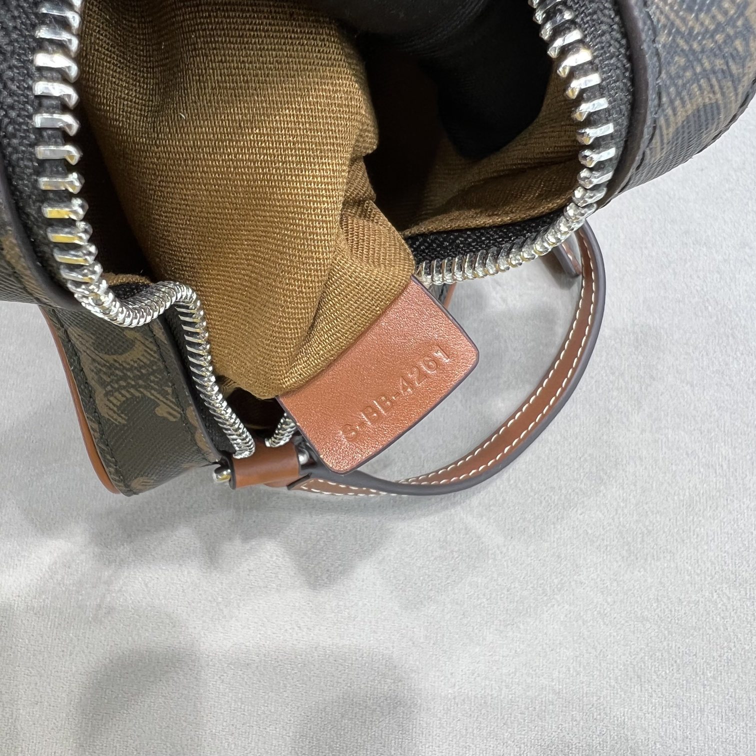 1:1 Replica Celine Small Etoile In Triomphe Canvas Brown For Women 7in/18cm 198762BZJ.04LI - Image 4